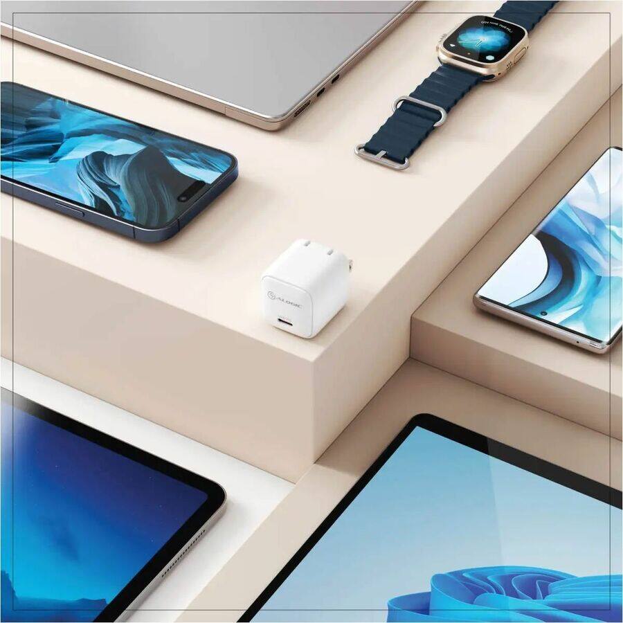 Alt View 2. Alogic - Alogic 30W Rapid Power Mini GaN Charger - 30 W - 120 V AC, 230 V AC Input - 5 V DC, 9 V DC, 12 V DC Output - 3 A - Black.