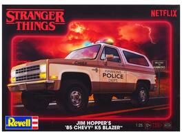 Revell - Level 4 Model Kit Jim Hopper's 1985 Chevrolet K5 Blazer Stranger Things (2016-Current) TV Series 1/25 Scale Model - Green, Cream