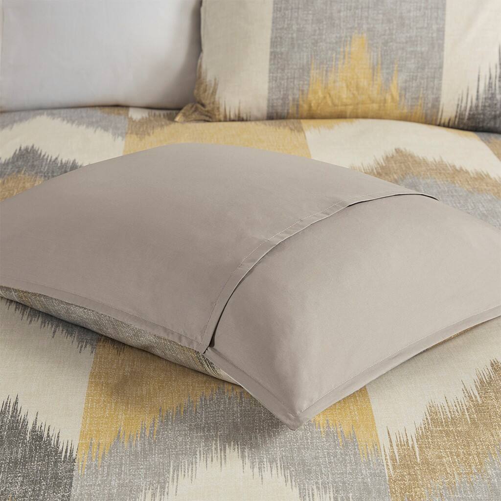 Alt View 3. Gracie Mills - Gracie Mills Heise 3-Piece Modern Ikat Chevron Duvet Cover Set - Yellow.