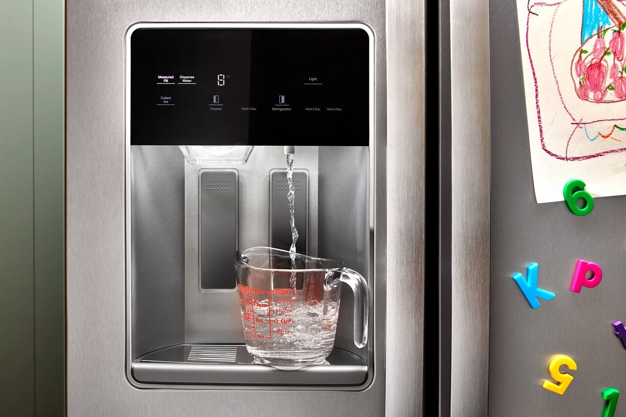 Measured Dispense FB Water  
Cubed Ice  
Light  
Refrigerator  
Hold 3 Sec  
Freezer  
Hold 3 Sec  
Hold 3 Sec  

16oz  
12oz  
10oz  
8oz  
6oz  
4oz  
1 CUP  
1/2 CUP  
1/4 CUP