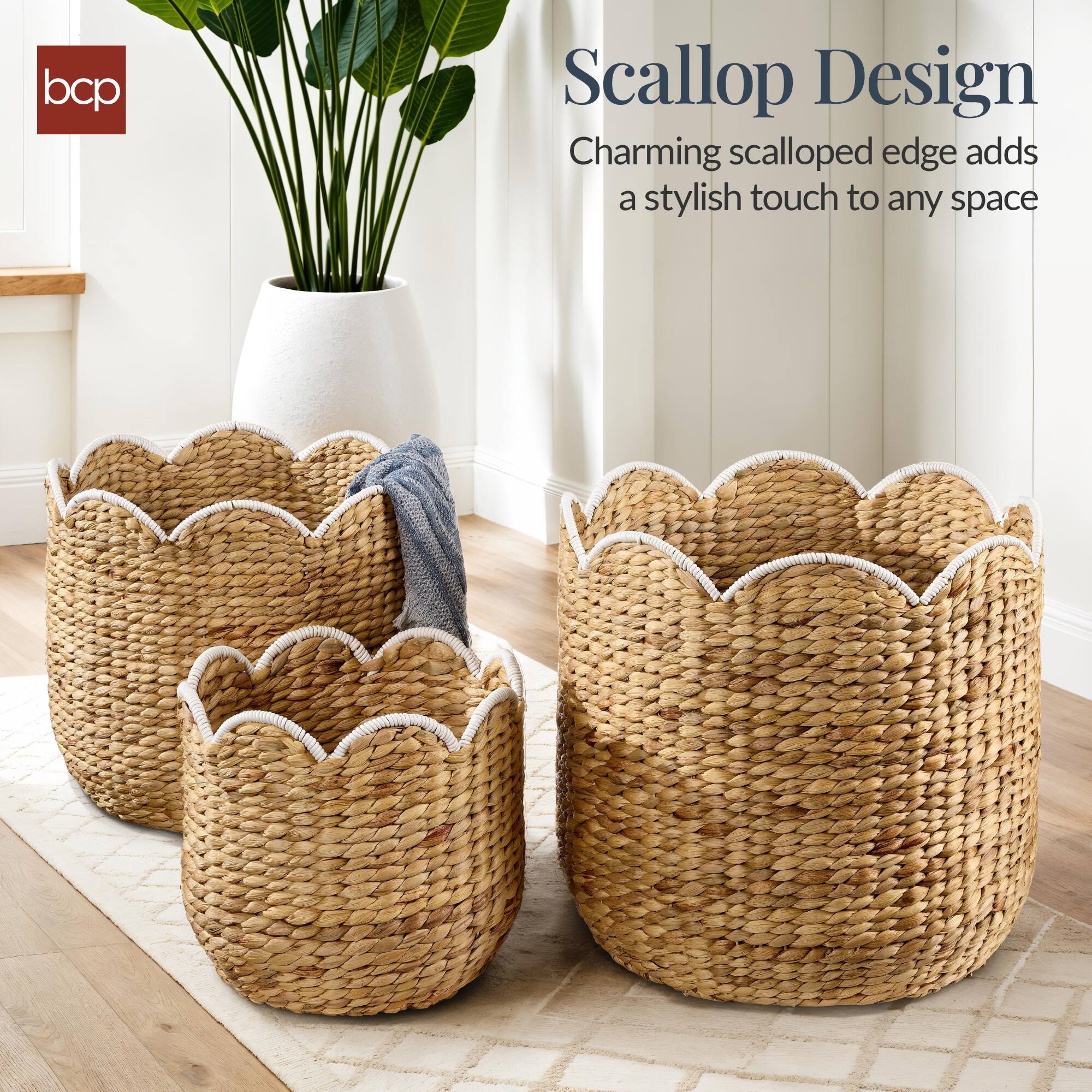 Scallop Design  
Charming scalloped edge adds a stylish touch to any space