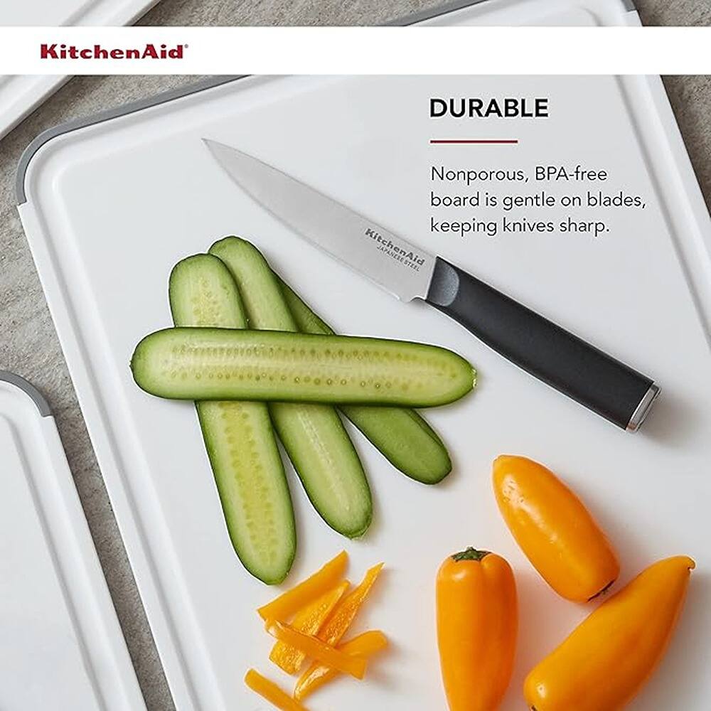 KitchenAid

DURABLE

Nonporous, BPA-free board is gentle on blades, keeping knives sharp.