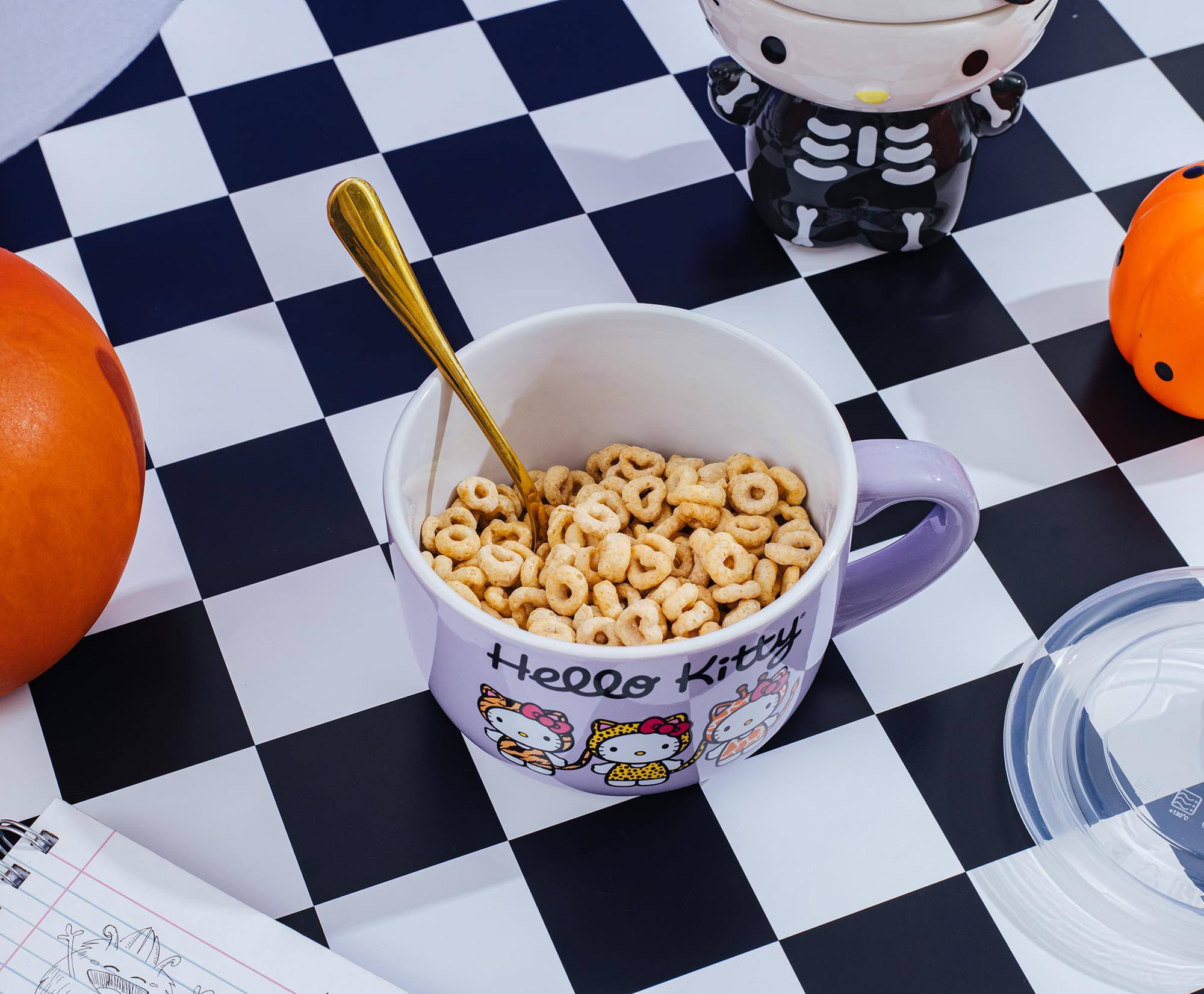 Hello Kitty  
Hello Kitty