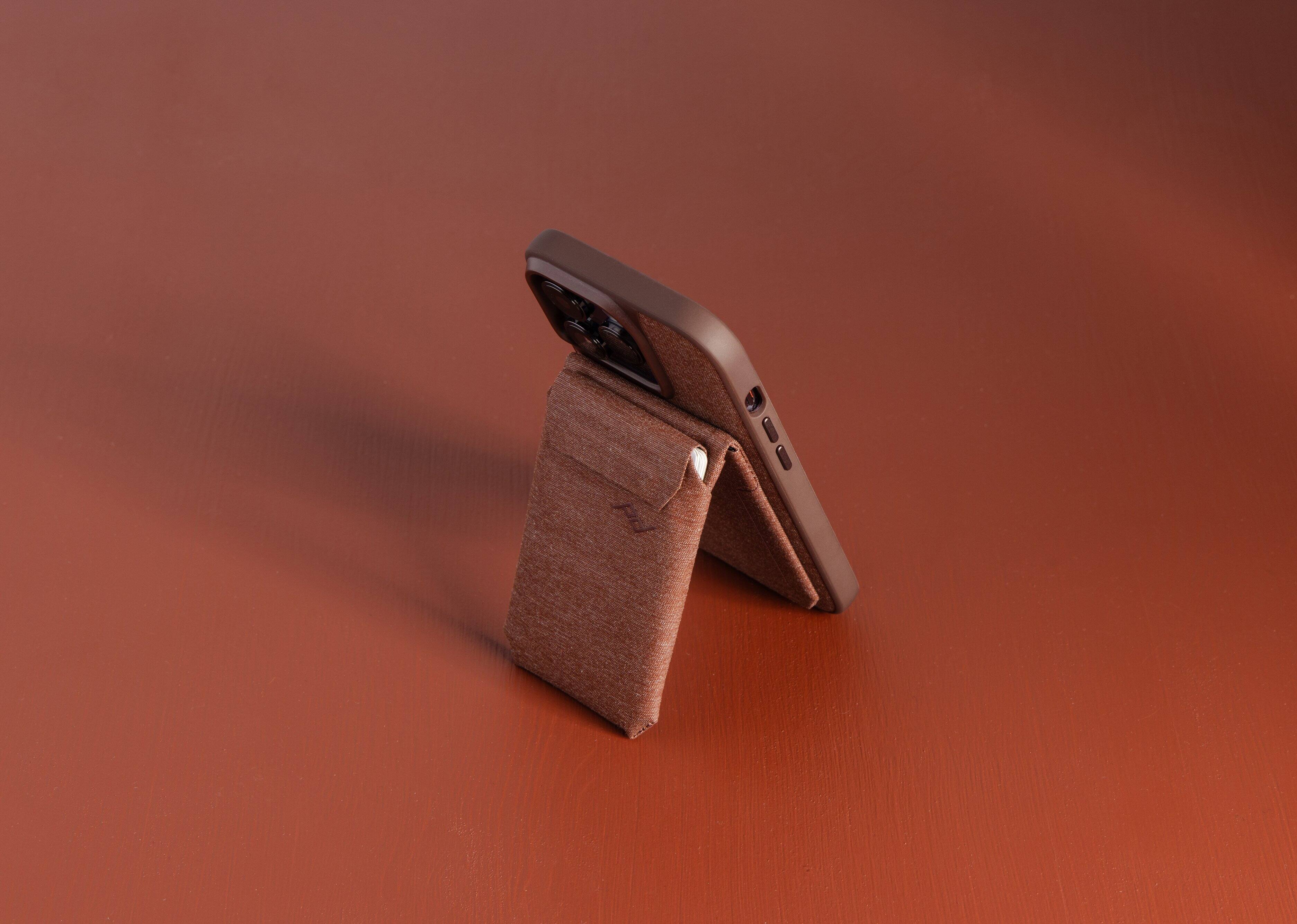 Left. Peak Design - Everyday Fabric Case v2 for iPhone 15 Pro Max - Redwood.