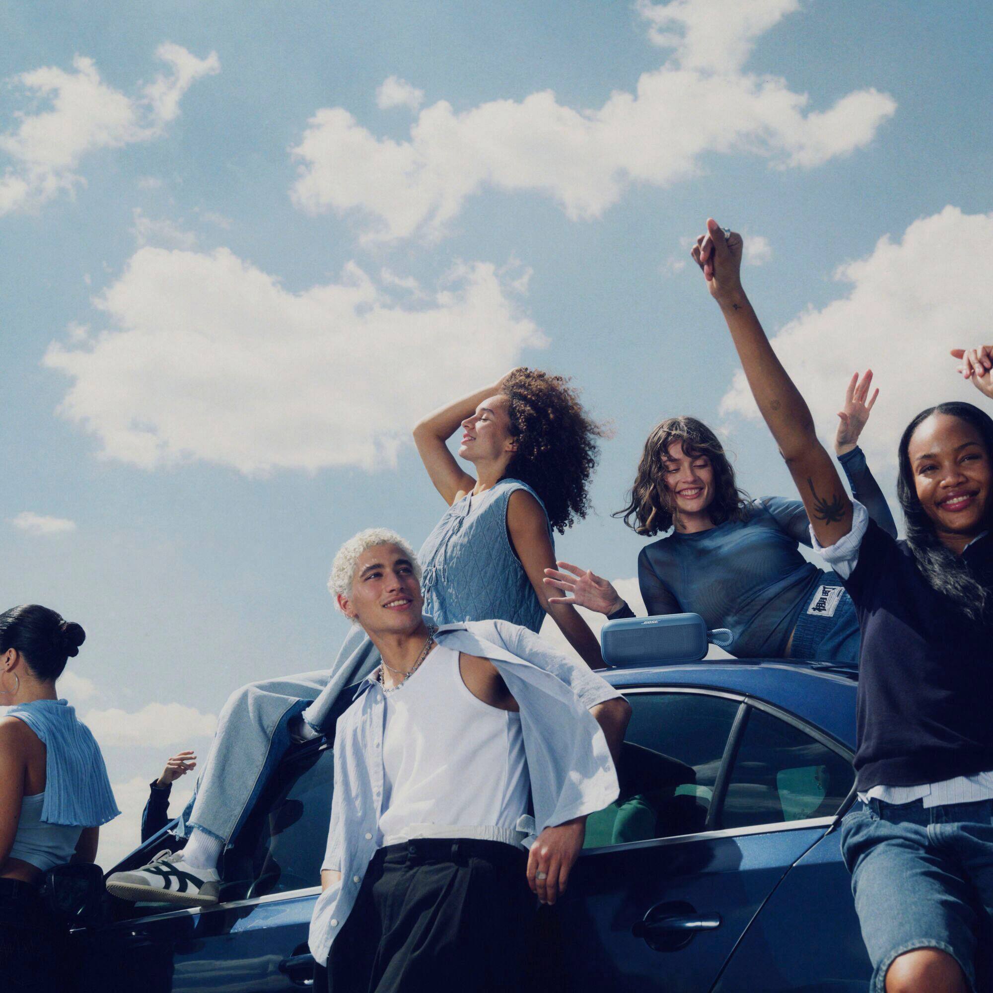 Alt View 7. Bose - SoundLink Plus Portable Bluetooth Speaker - Blue Dusk.