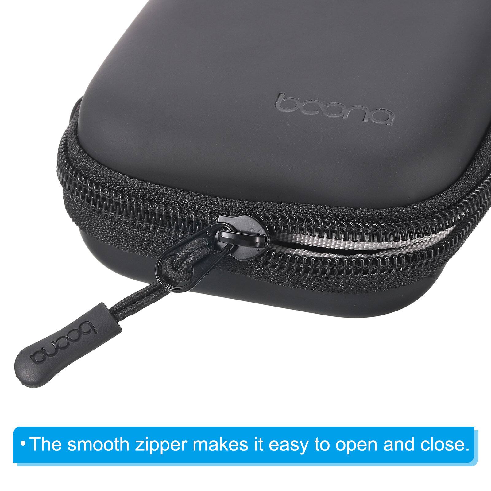 The smooth zipper makes it easy to open and close.