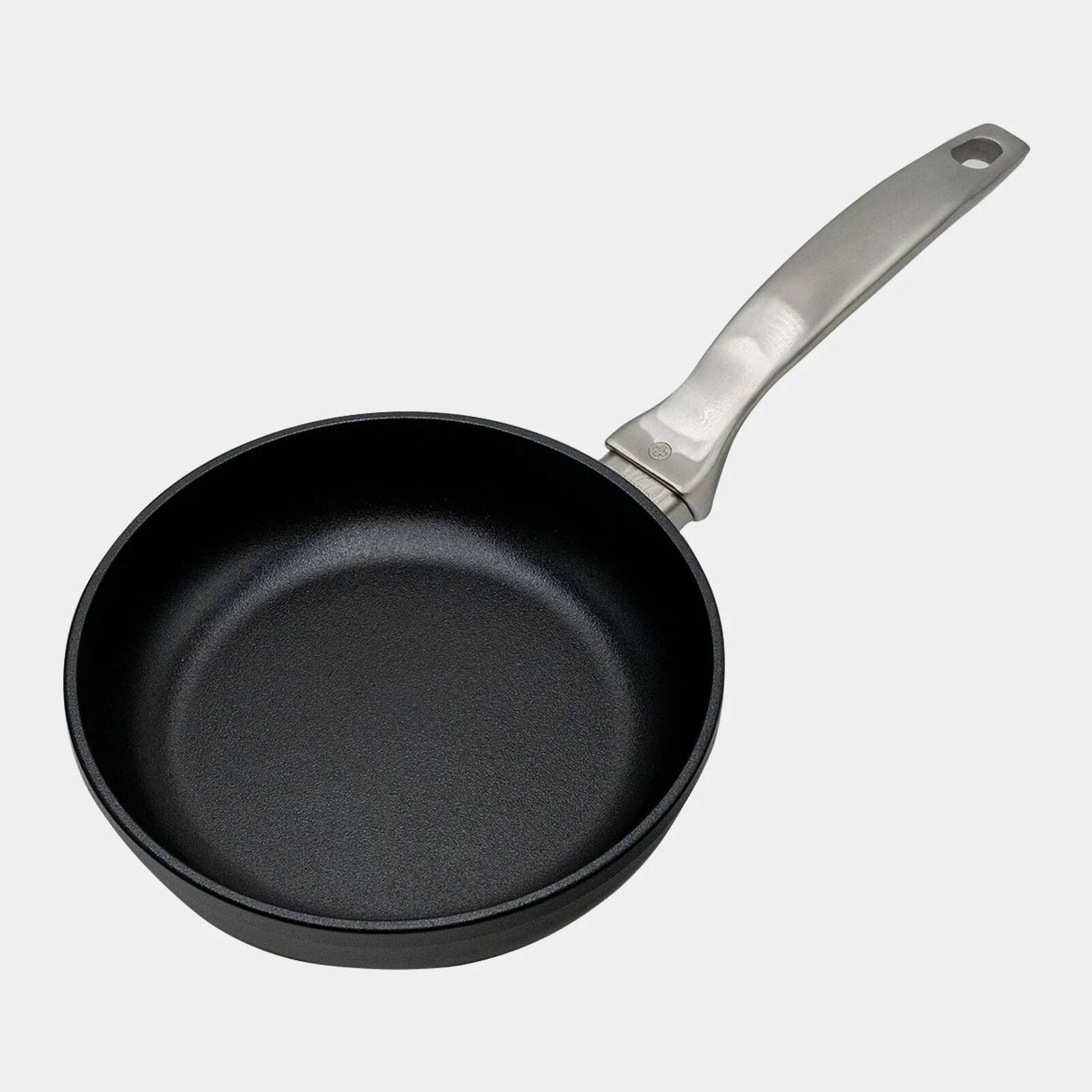 Front. Swiss Diamond - CHD Nonstick Fry Pan, 7-Inch - Black.