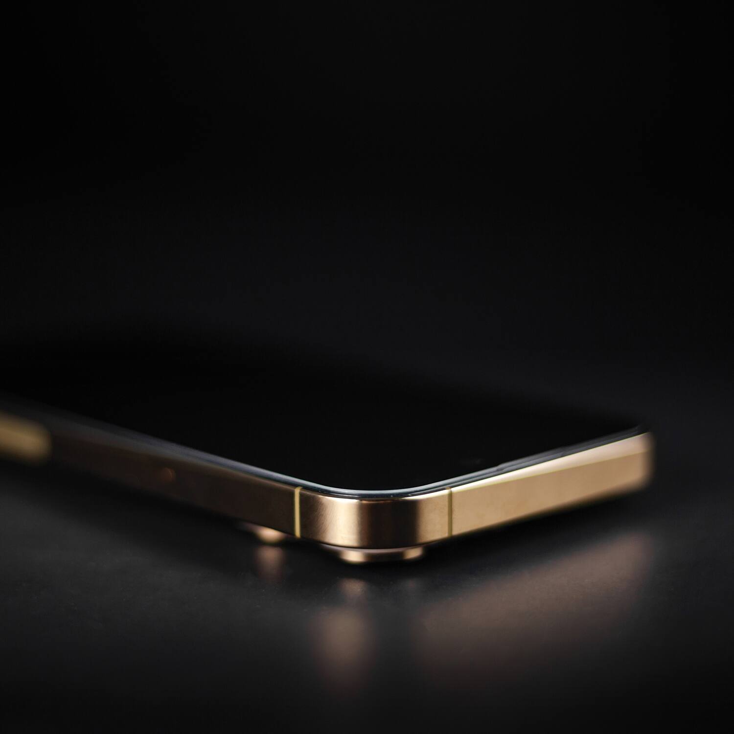 Alt View 5. Cellhelmet - Tempered Glass Screen Protector for iPhone 15 Plus - Clear.