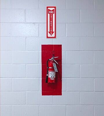 FIRE  
EXTINGUISHER