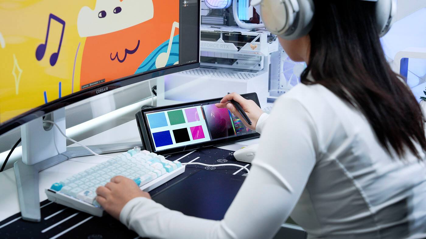 The text on the image reads "Eforce RTX Corsair."