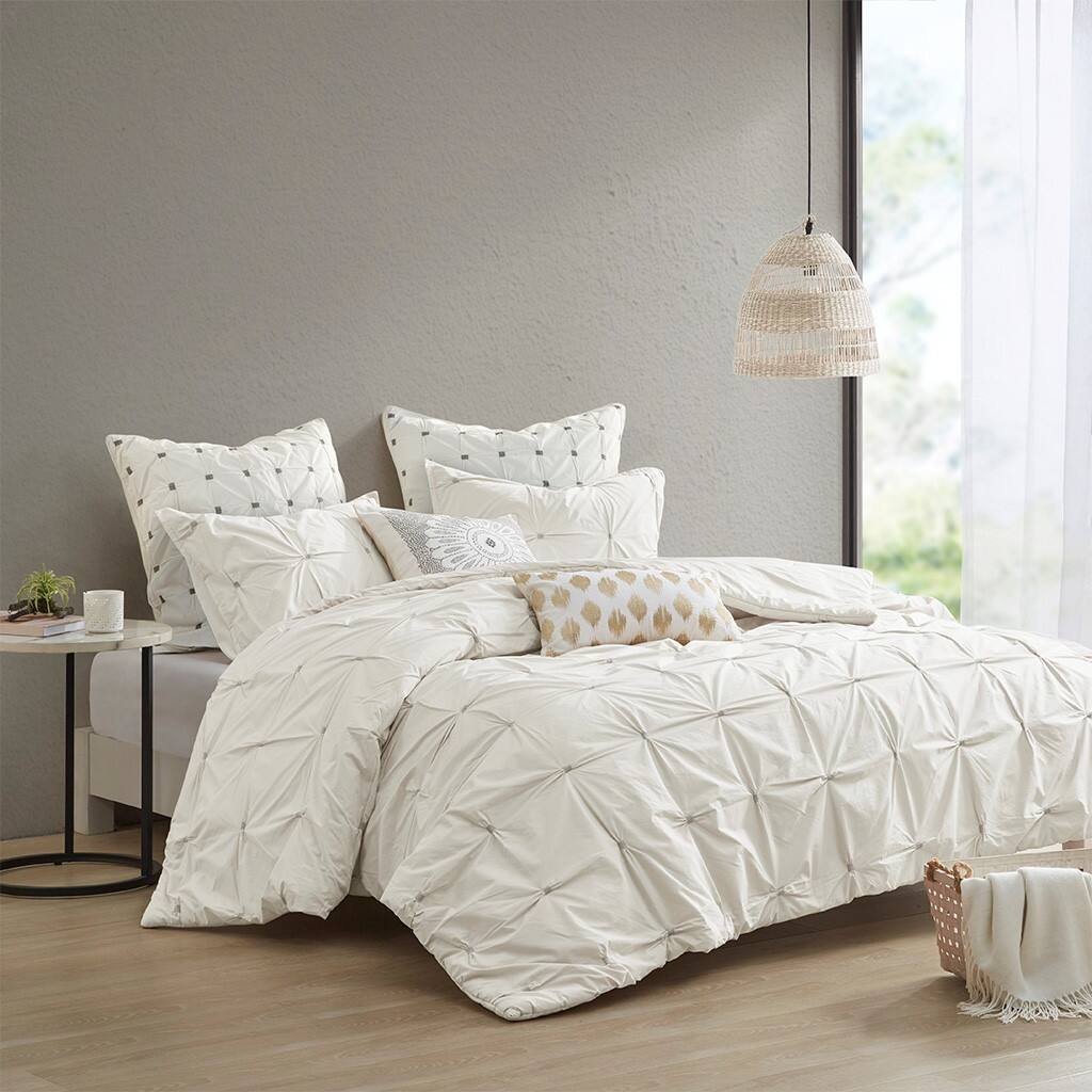 Alt View 4. Gracie Mills - Gracie Mills Velez 3-Piece Modern Tufted-Inspired Cotton Comforter Set - White.