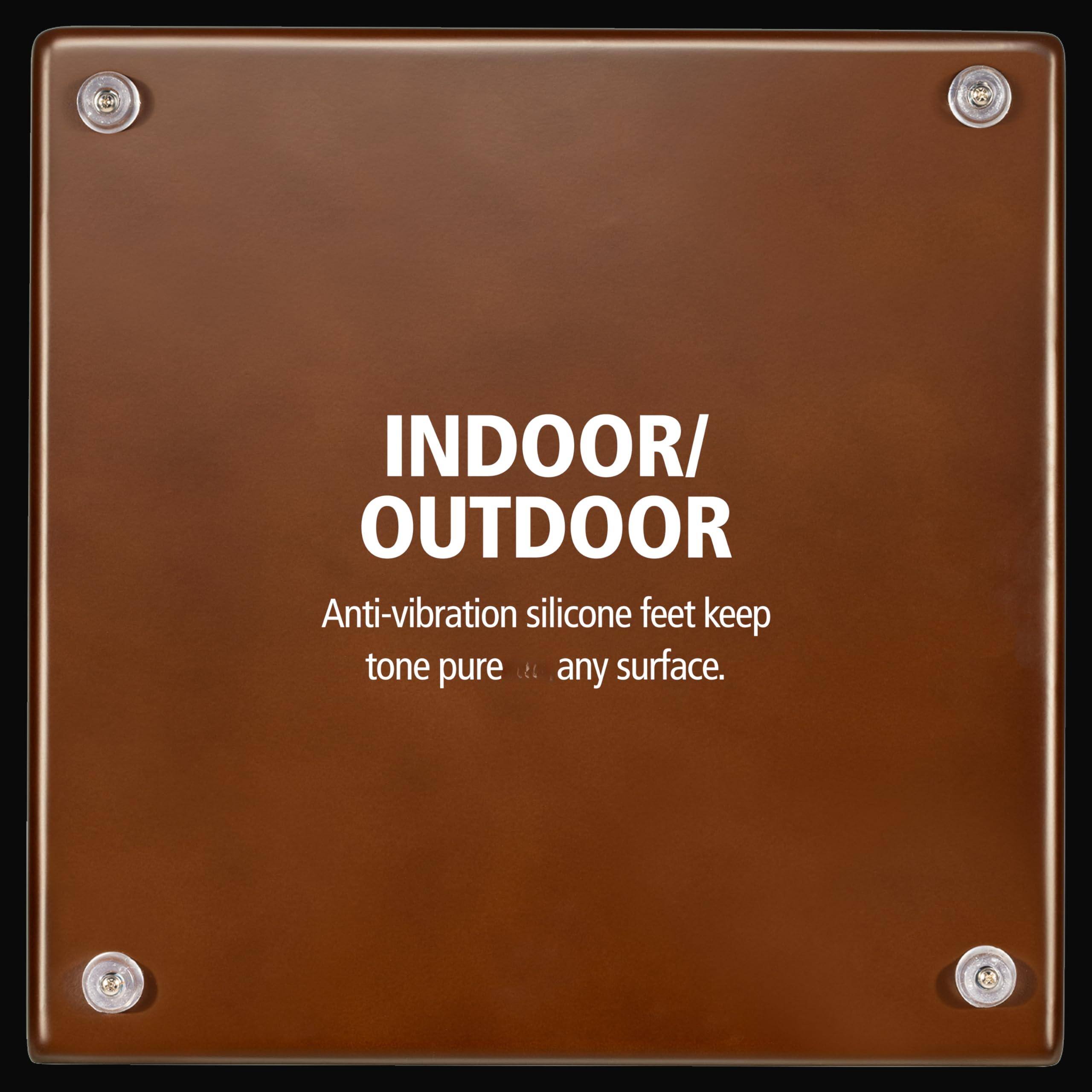INDOOR/OUTDOOR

Anti-vibration silicone feet keep tone pure on any surface.