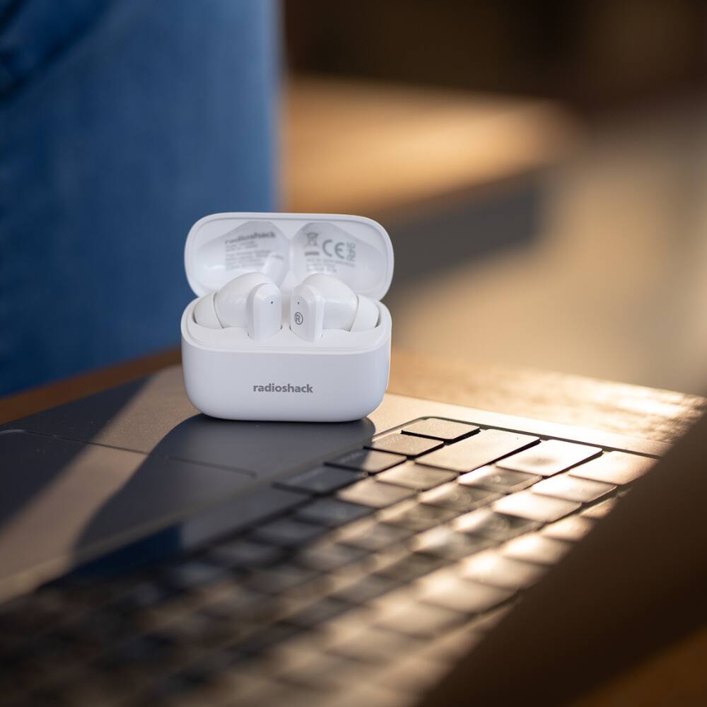 Alt View 2. RadioShack - True Wireless Earbuds 380MAH Active Noise Cancelling ENC IPX5 3304380 - White.