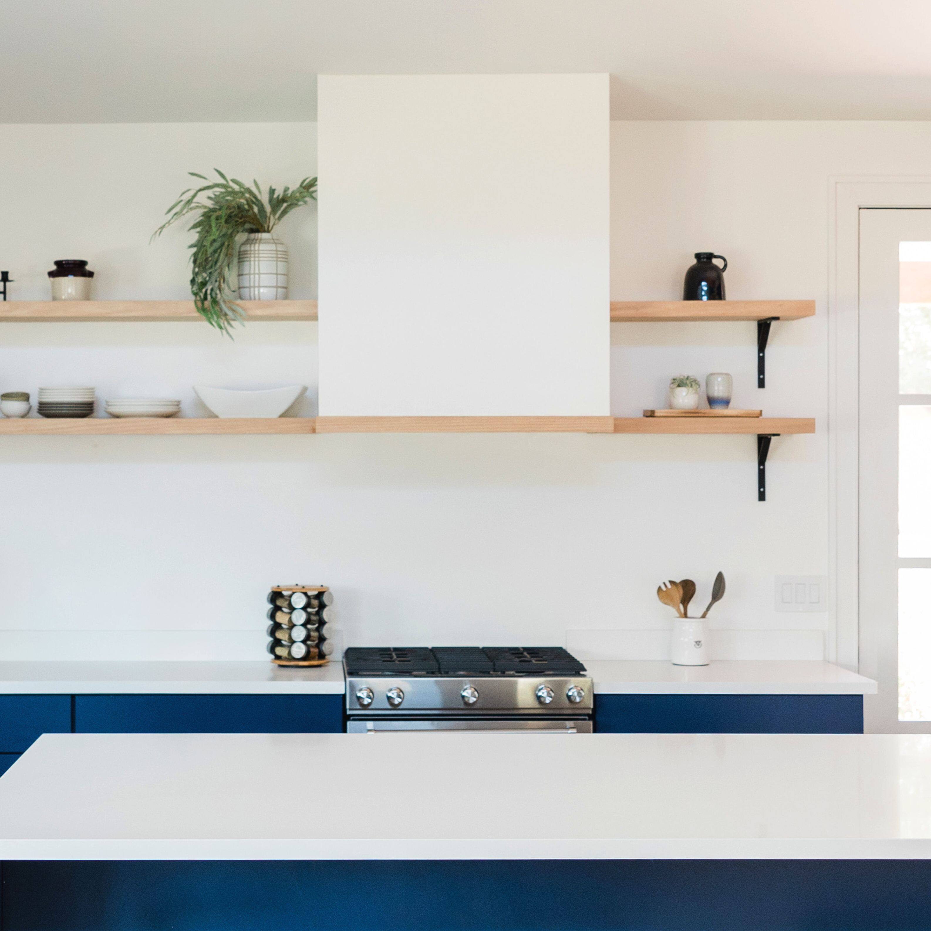 Alt View 2. Hauslane - Hauslane Pro-Style 30" IN-R200 Built-In Convertible Range Hood, 18.5” Deep - Silver.