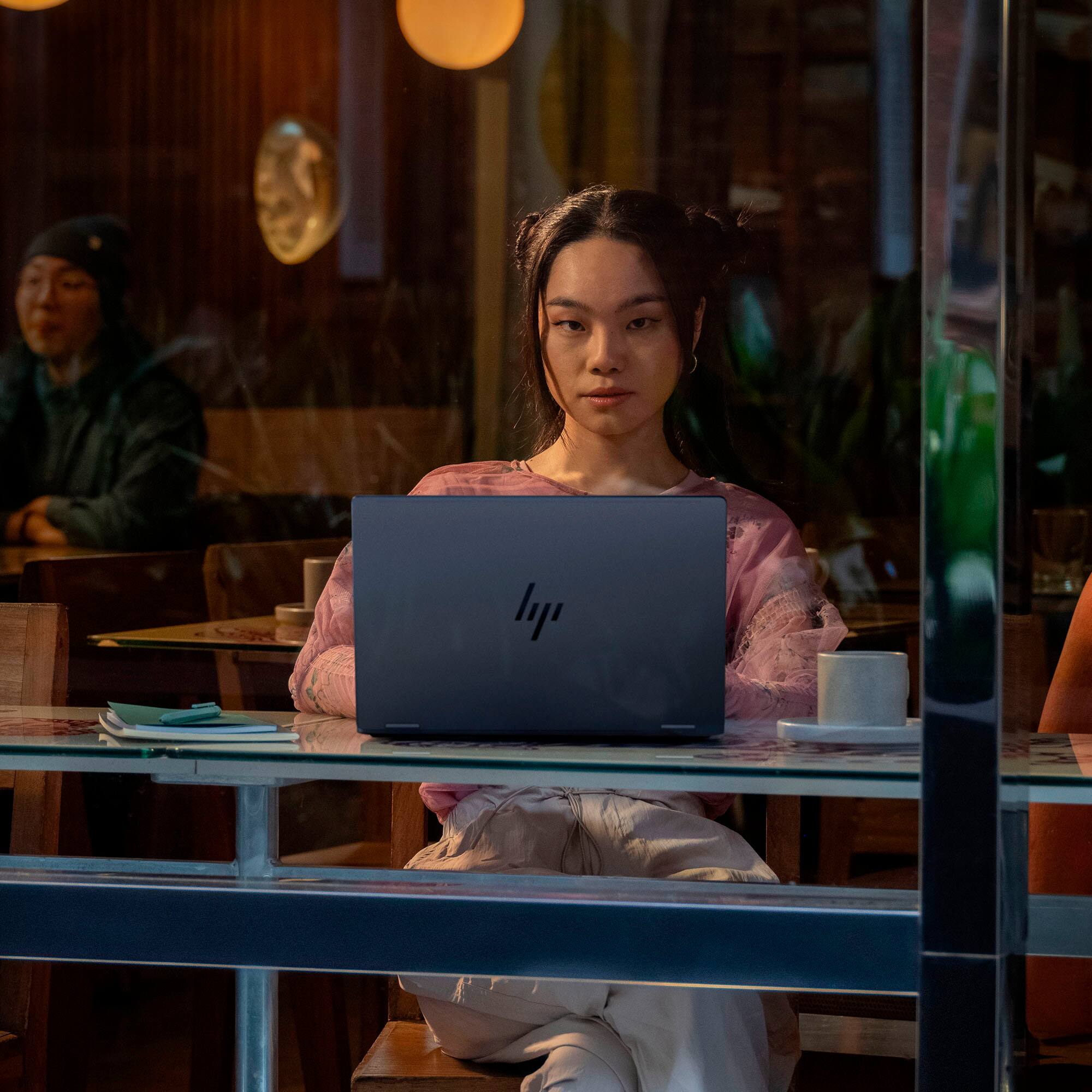 Alt View 19. HP - OmniBook X Flip 2-in-1 - Copilot+ PC - 14" 2K Touch-Screen Laptop - Intel Core Ultra 7 - 16GB Memory - 1TB SSD - Atmospheric Blue.