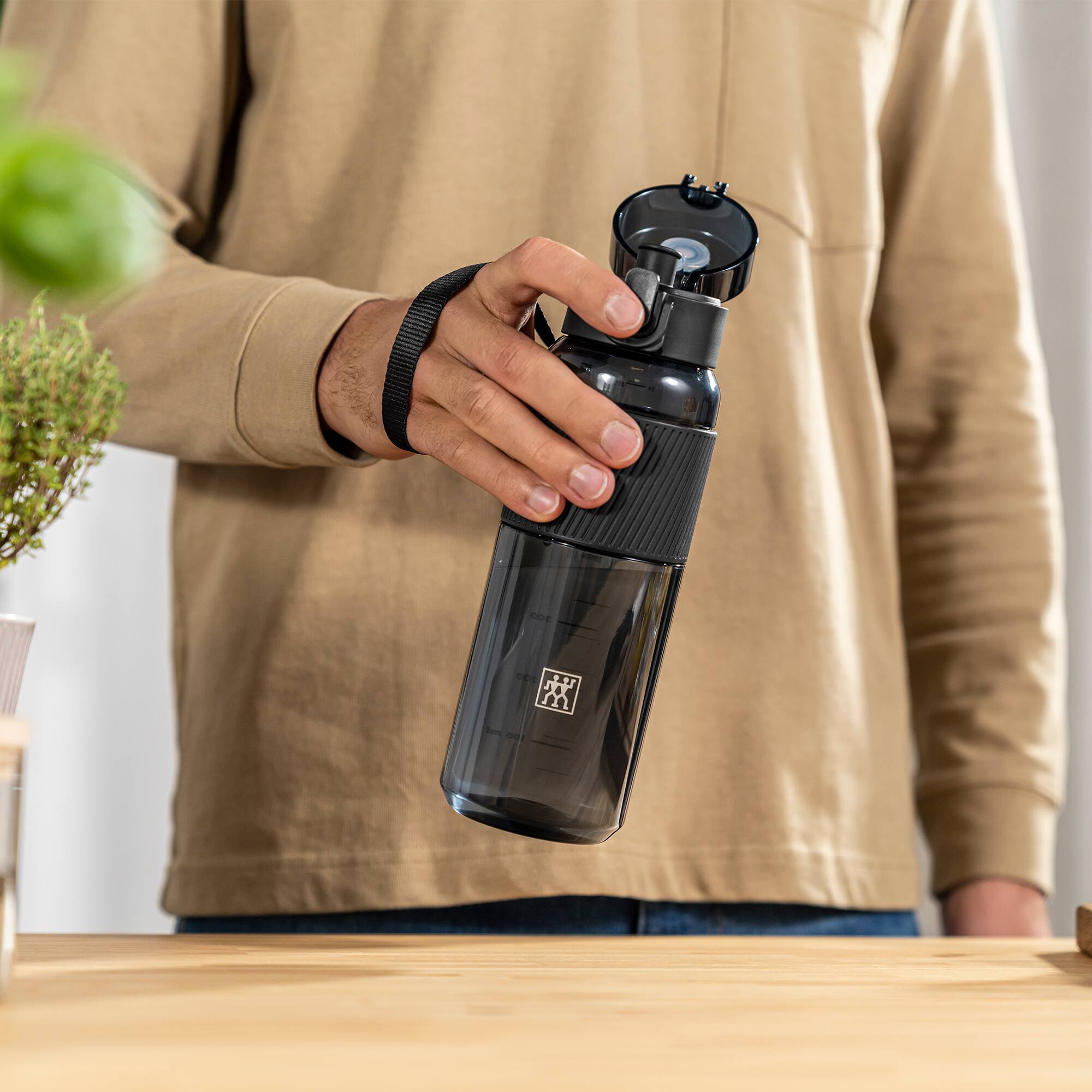 Alt View 1. ZWILLING - ZWILLING Tritan 24-ounce Water Bottle - Black - Black.