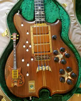 Axe Heaven - Phil Lesh - Phil Lesh Grateful Dead Osiris Mission Control Mini Bass Guitar Replica - Collectibles - Multicolor