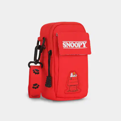 Front. Retrospekt - Snoopy 35mm Camera Bag.