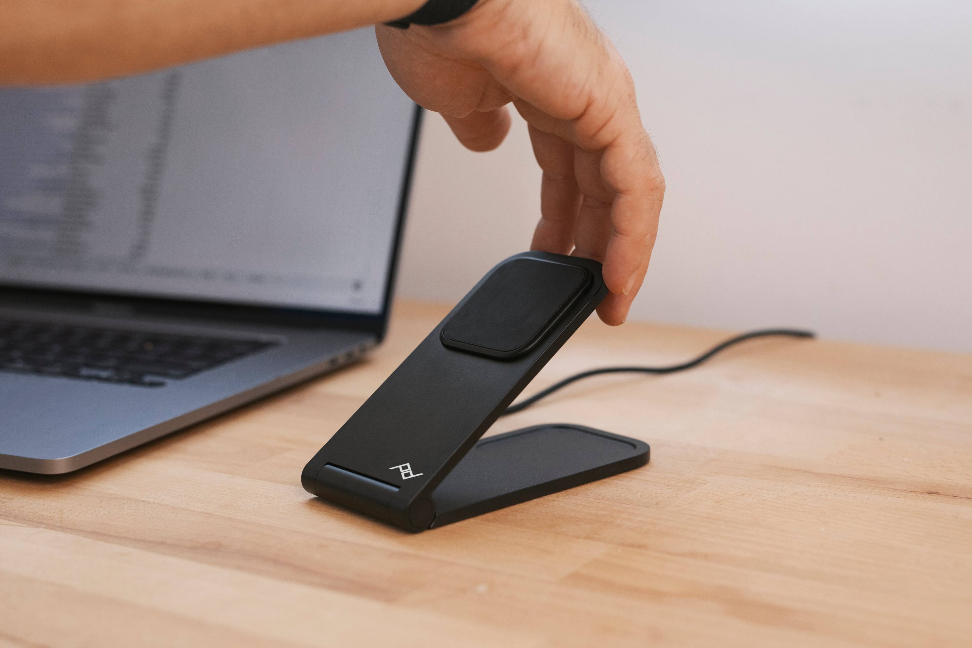 Alt View 14. Peak Design - Mobile Wireless Charging Stand v2 - Black.