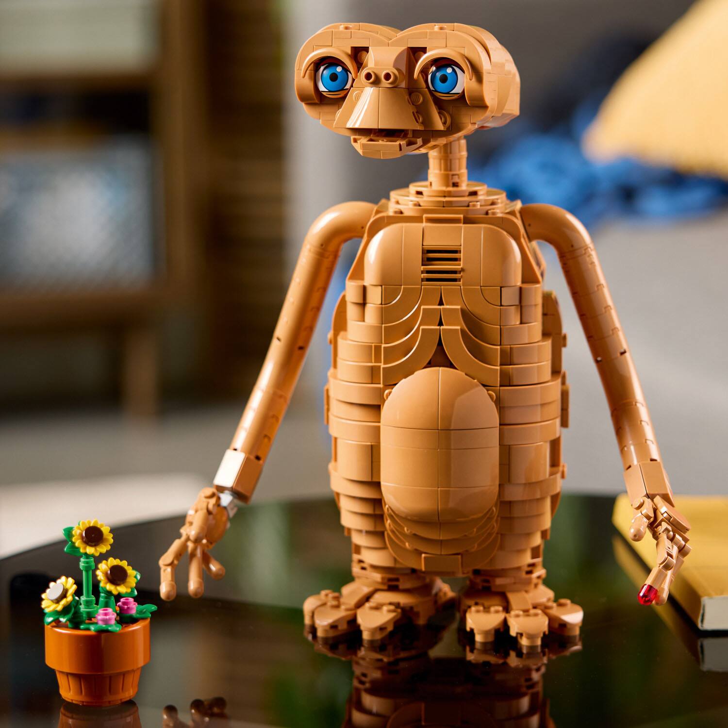 Alt View 13. LEGO - Ideas E.T. the Extra-Terrestrial 21370.