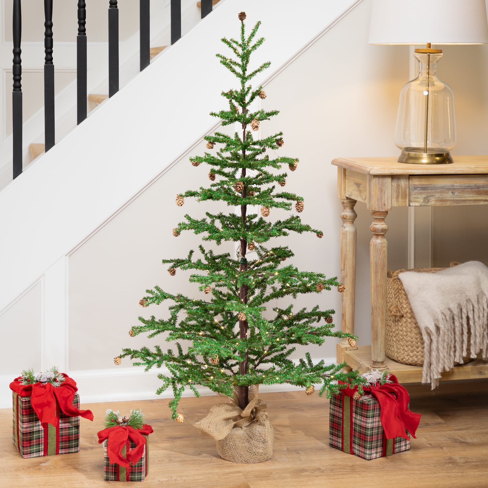 Northlight - Pre-lit Christmas Tree with Pinecones and Burlap Base - 4' - Clear Lights - Green