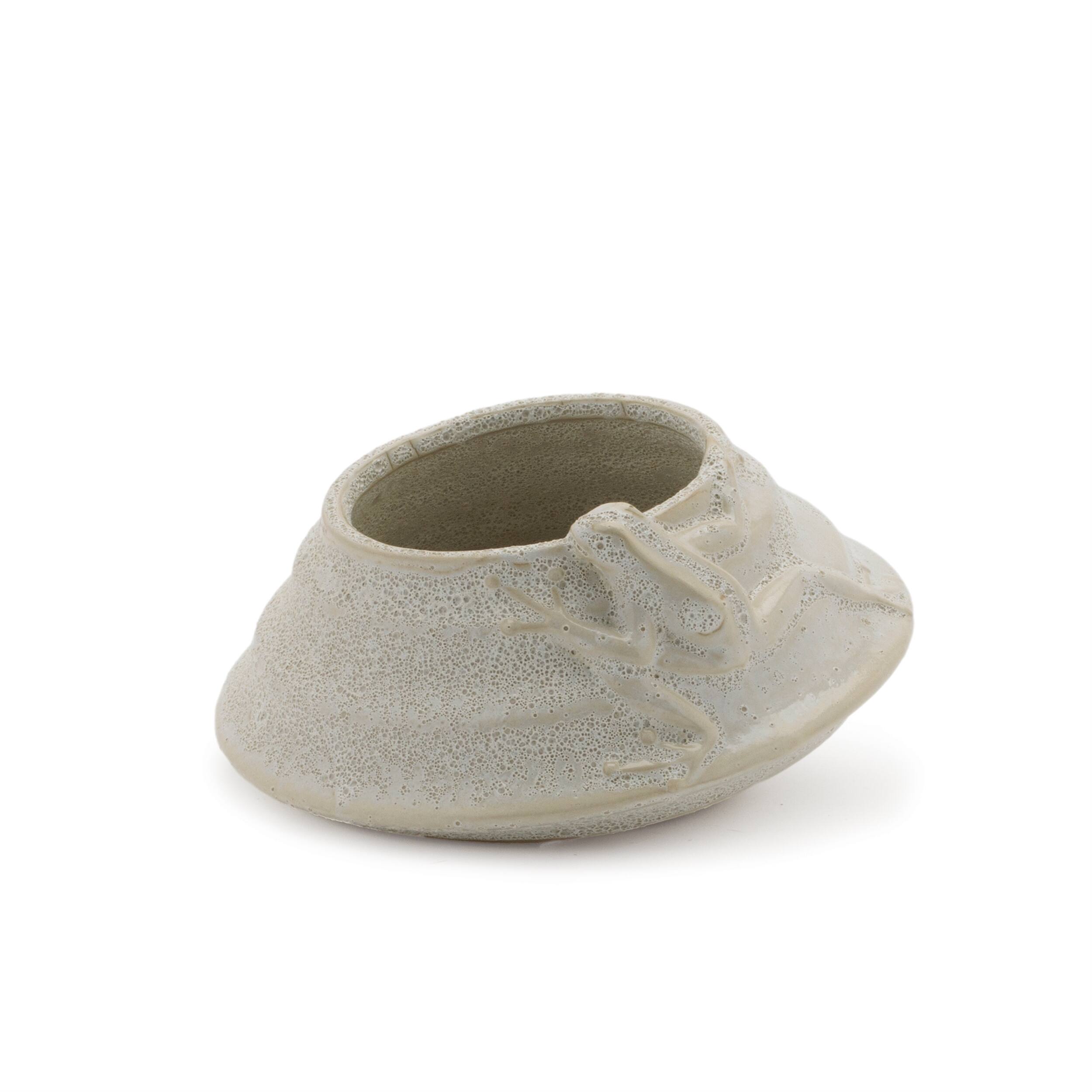 Left. BreeBe - Round Porcelain Planter with Frog (Set of 2) - Beige.