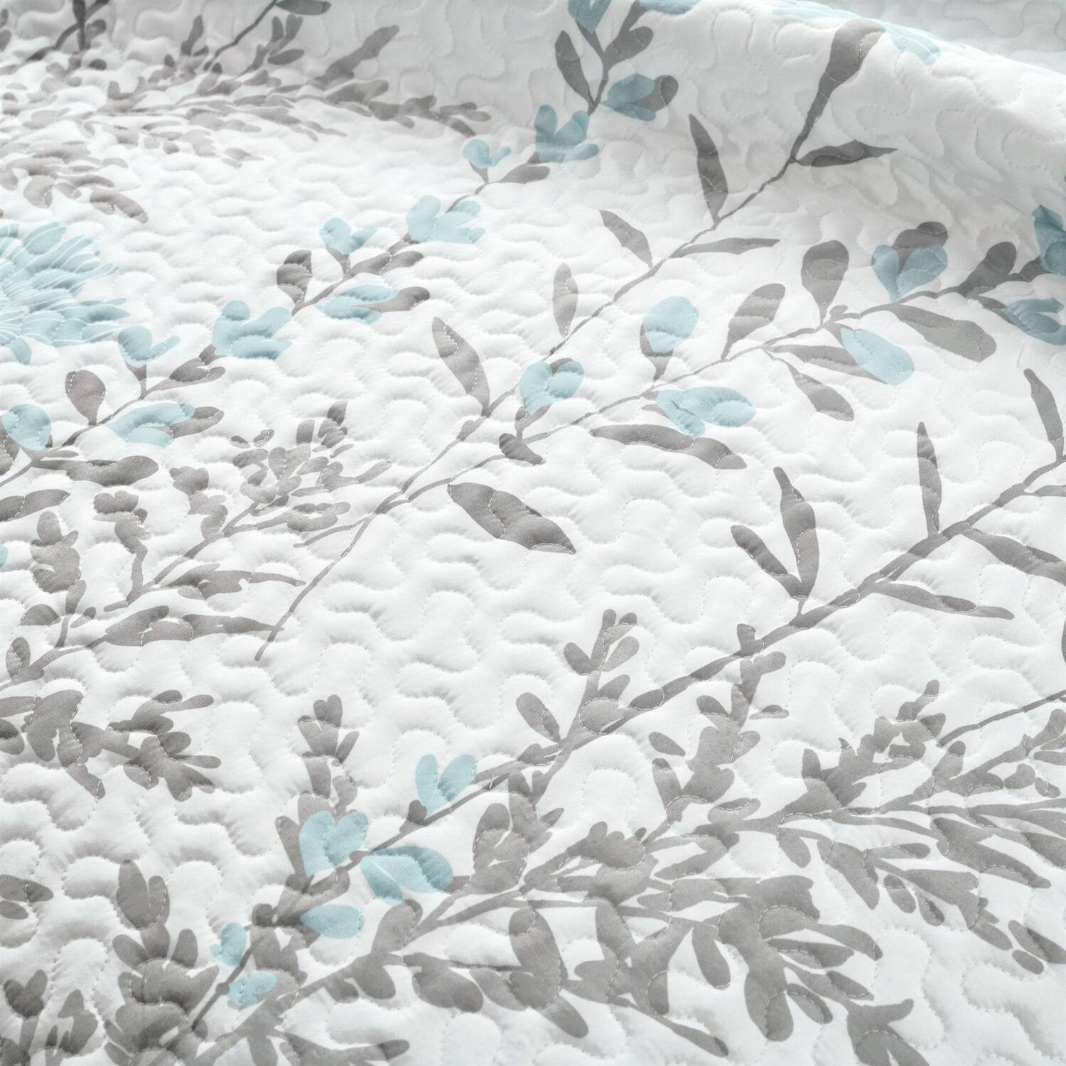 Left. Hivvago - King Size Blue Grey Floral Lightweight Thin Polyester Fabric 3-Piece Quilt Set - Blue Grey.