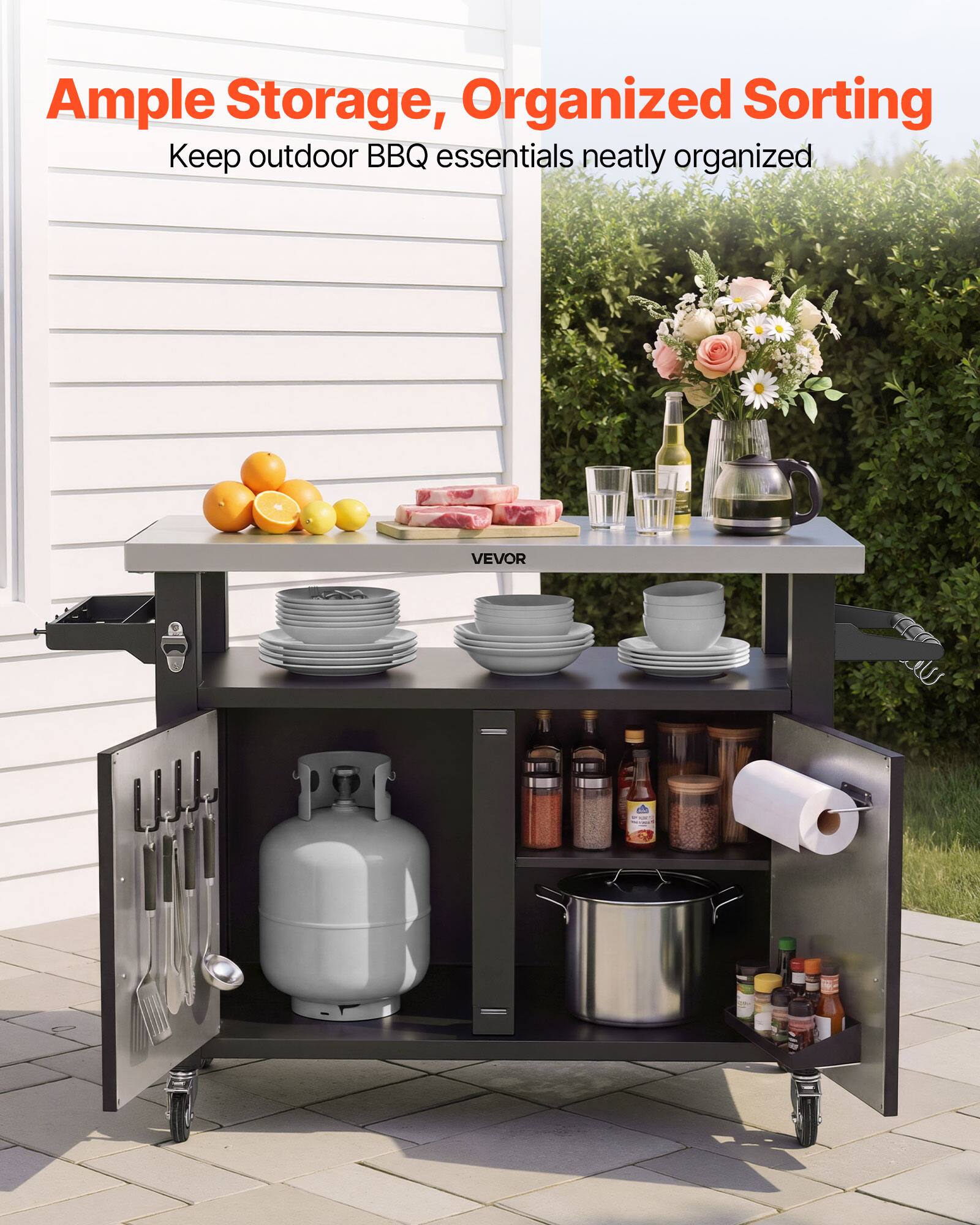 Ample Storage, Organized Sorting  
Keep outdoor BBQ essentials neatly organized