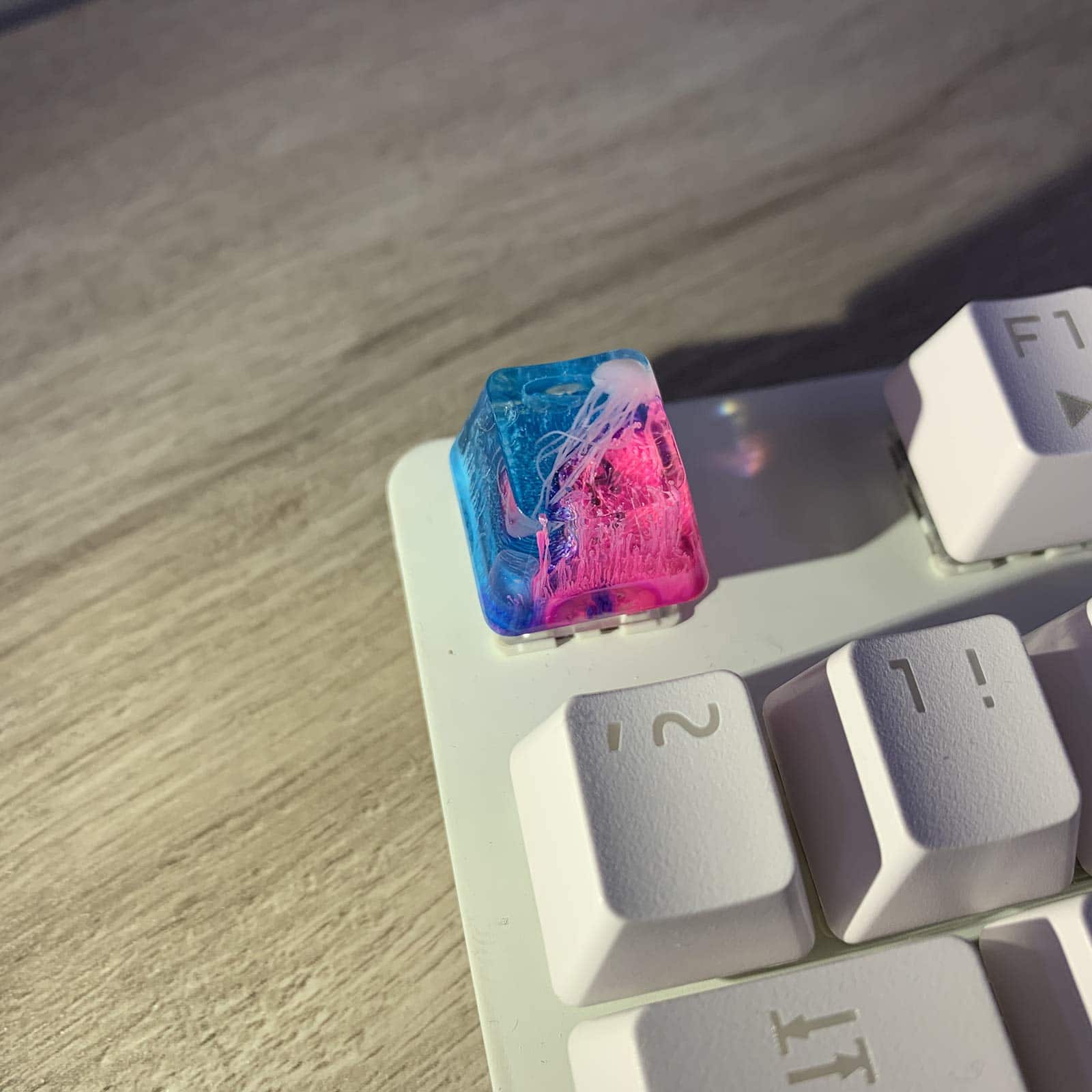 Cozy Serene - Transparent Keycap Fog Style Mountain For Mx Mechanical Gifts Friends Long Lasting Quality Thesekey caps are crafted - Jelly Fish Keycap