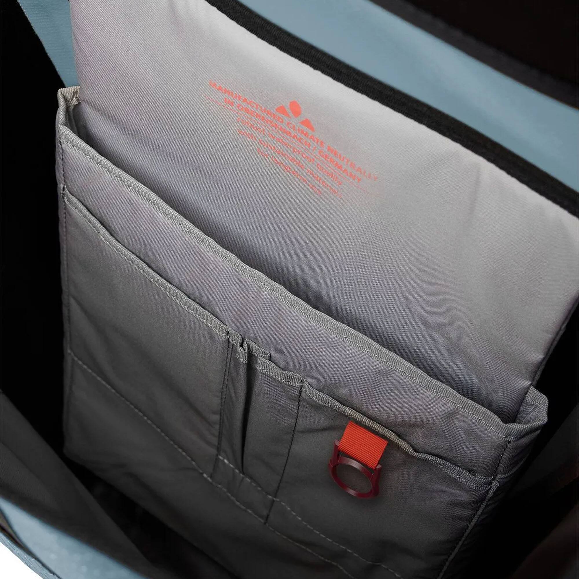 MANUFACTURED IN OBEREISENHEIM, OBEREISENHEIM, GERMANY  
CLIMATE NEUTRAL  
robust water-resistant materials for long-term use