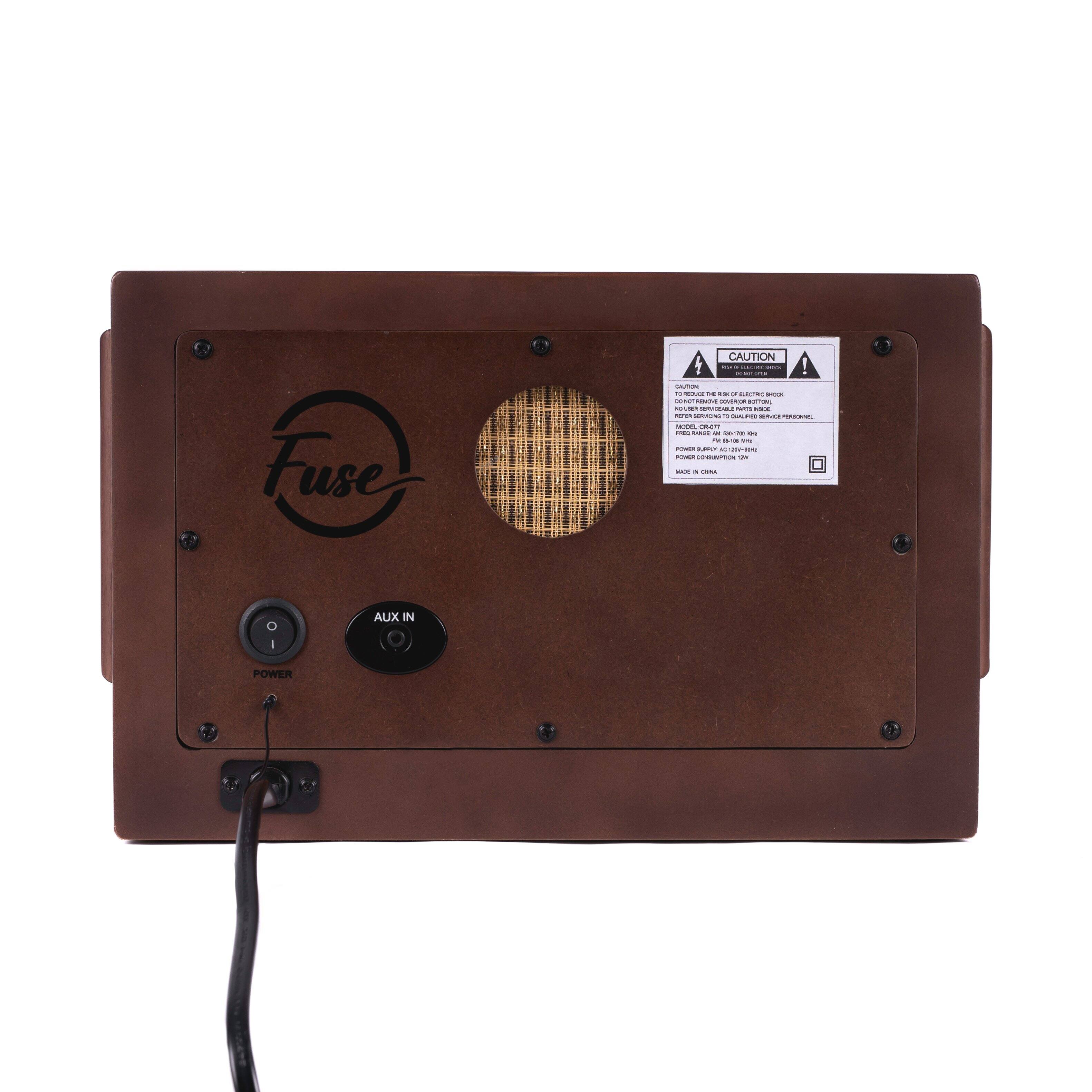 Fuse

CAUTION

DO NOT USE THIS EQUIPMENT IN A LOCATION WHERE IT IS EXPOSED TO RAIN OR WATER. DO NOT REMOVE COVERING OR EXPOSED COMPONENTS. REFER SERVICING TO QUALIFIED SERVICE PERSONNEL. POWER SUPPLY: AC 100-240V 50/60Hz. MADE IN CHINA.

AUX IN

POWER