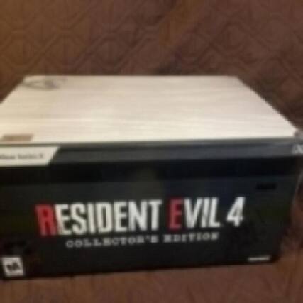RESIDENT EVIL 4 COLLECTOR'S EDITION - M (Mature 17+)