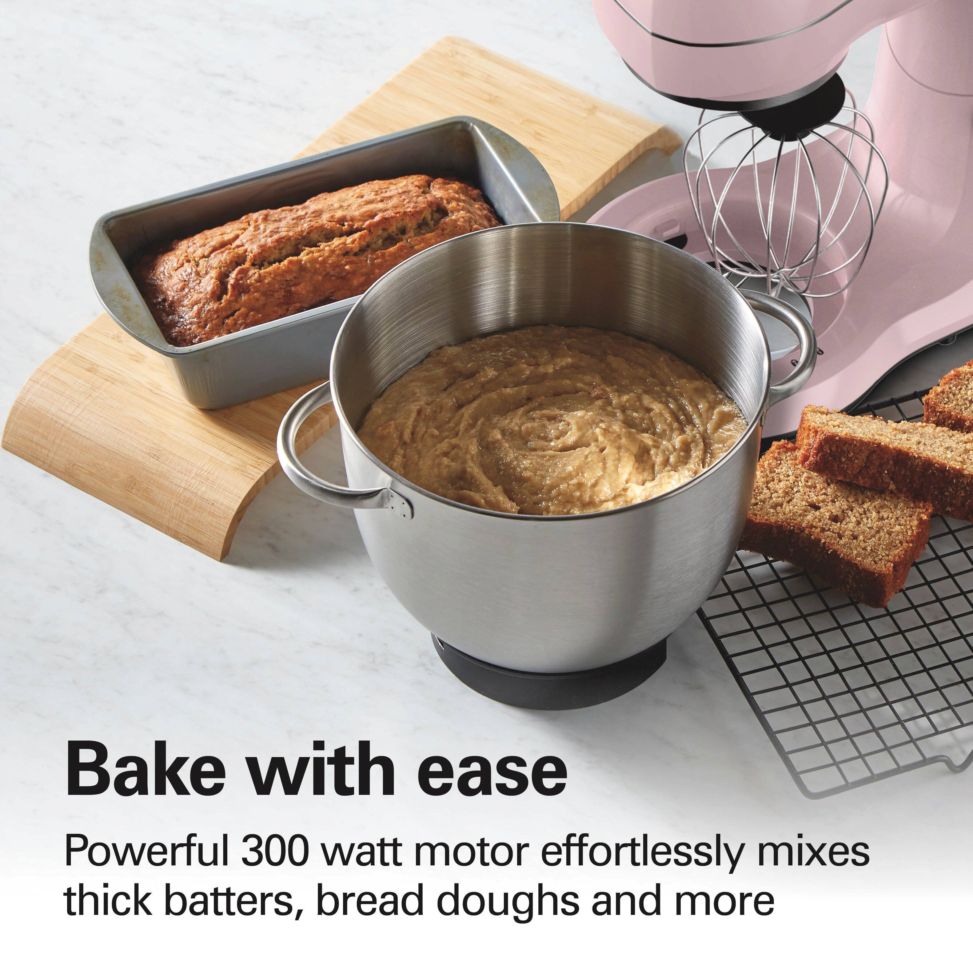 Bake with ease

Powerful 300 watt motor effortlessly mixes thick batters, bread doughs and more