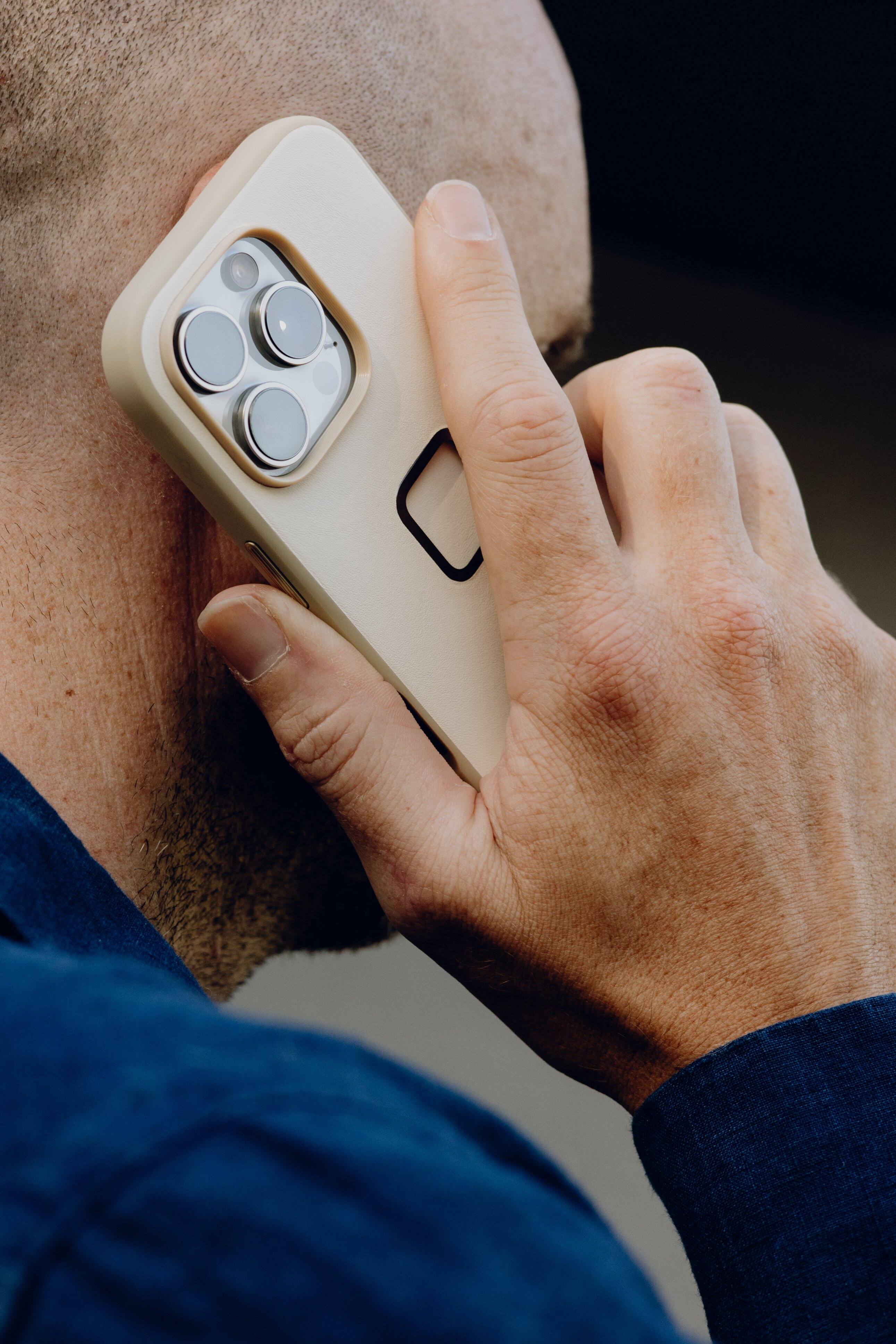 Alt View 3. Peak Design - Everyday Fabric Case for iPhone 16 Pro - Bone.