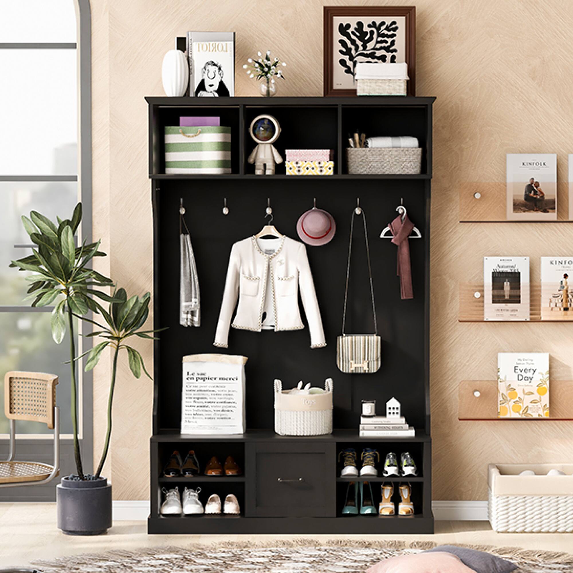 Sure, here is the corrected and grouped text from the image:

1. **Top Shelf:**
   - "TOYBOY"

2. **Middle Shelf:**
   - "KINTOLK"

3. **Lower Shelf:**
   - "Le sac en papier mène à tout"
   - "Every Day"

4. **Books and Magazines:**
   - "KINTOLK"
   - "Every Day"

5. **Other Text:**
   - "Natana KINIO"
   - "LORIOT LINFOLE"
   - "Every Day Toys"