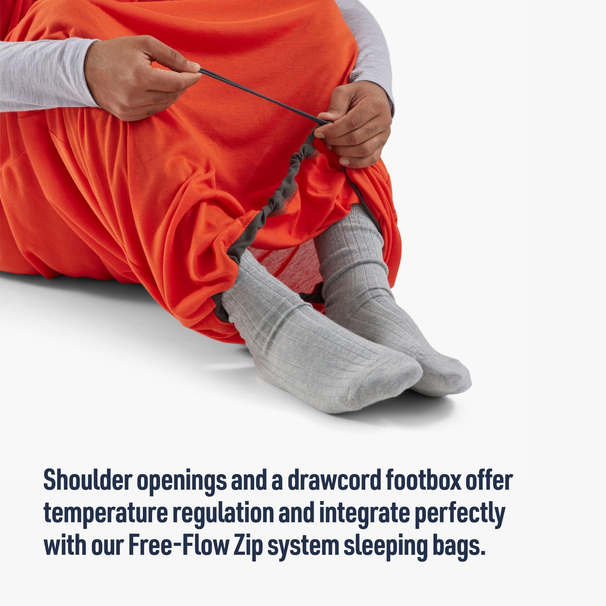 Shoulder openings and a drawcord footbox offer temperature regulation and integrate perfectly with our Free-Flow Zip system sleeping bags.