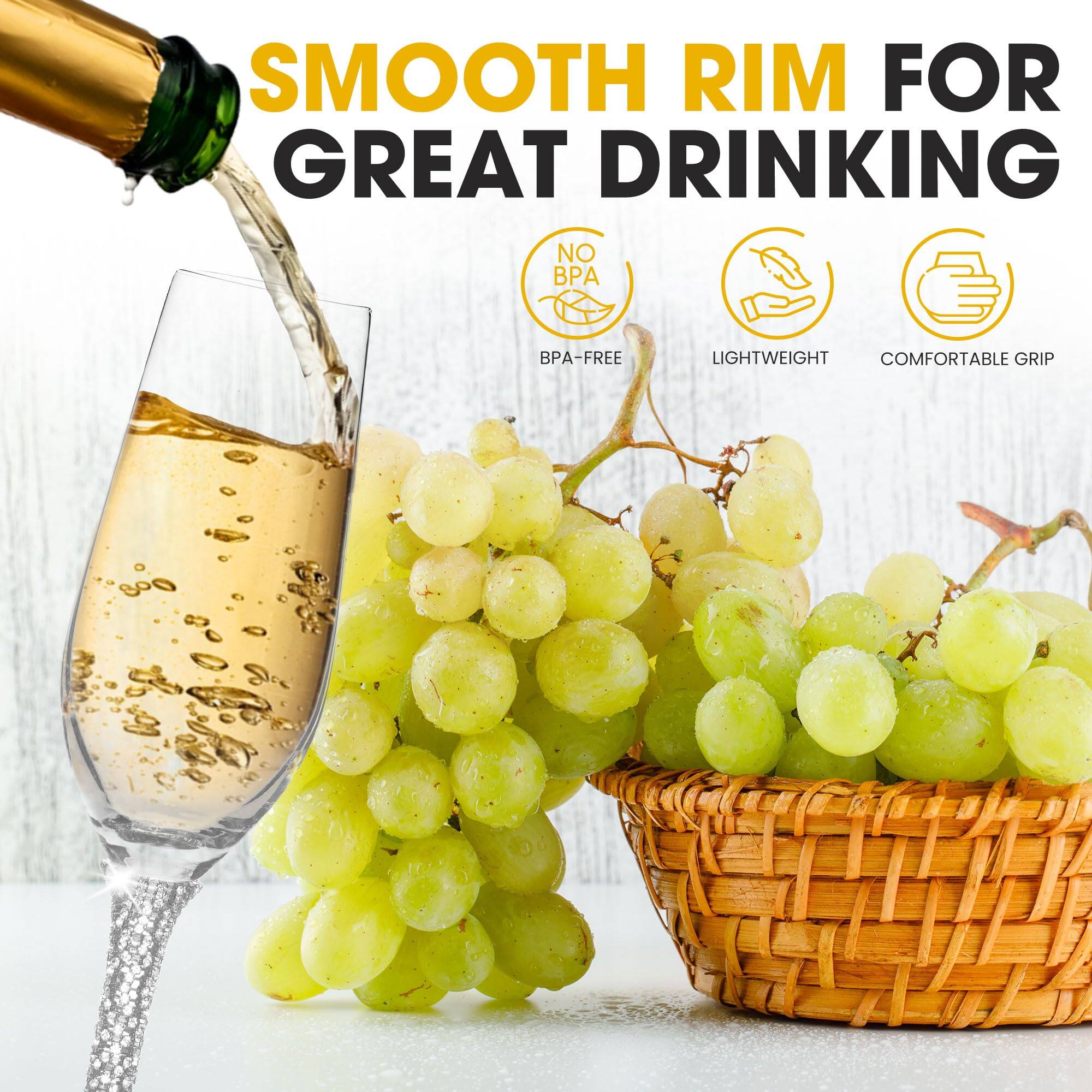 SMOOTH RIM FOR GREAT DRINKING  
NO BPA  
BPA-FREE  
LIGHTWEIGHT  
COMFORTABLE GRIP