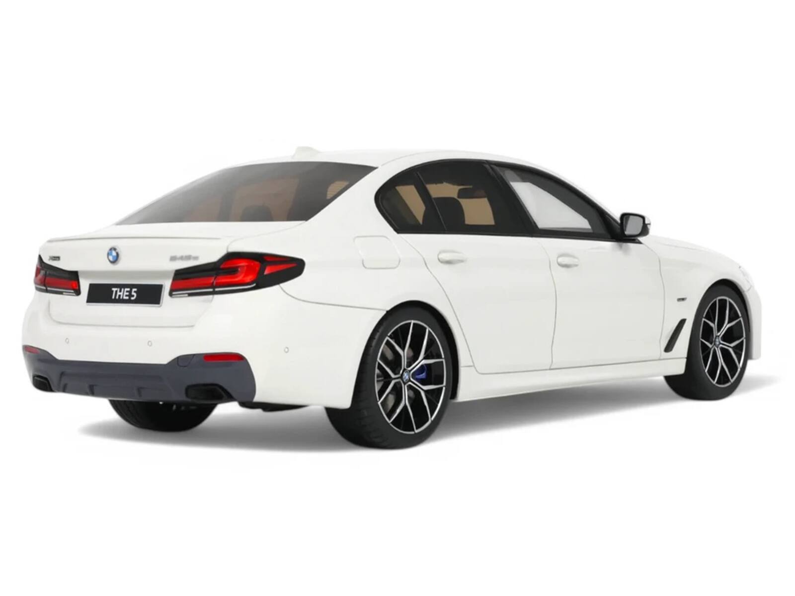 Alt View 4. GT Spirit - 2023 BMW 545e xDrive M Sport Alpine White 1/18 Model Car by GT Spirit.