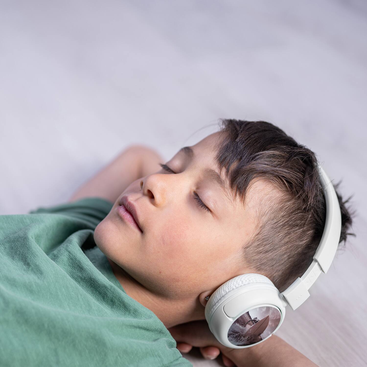 Alt View 2. ONANOFF - Onanoff Bt-bp-pop-fun-wh Pop Fun Foldable Bluetooth Kids Headphone With Microphone, Safeaudio Volume Limiting (white) - White.