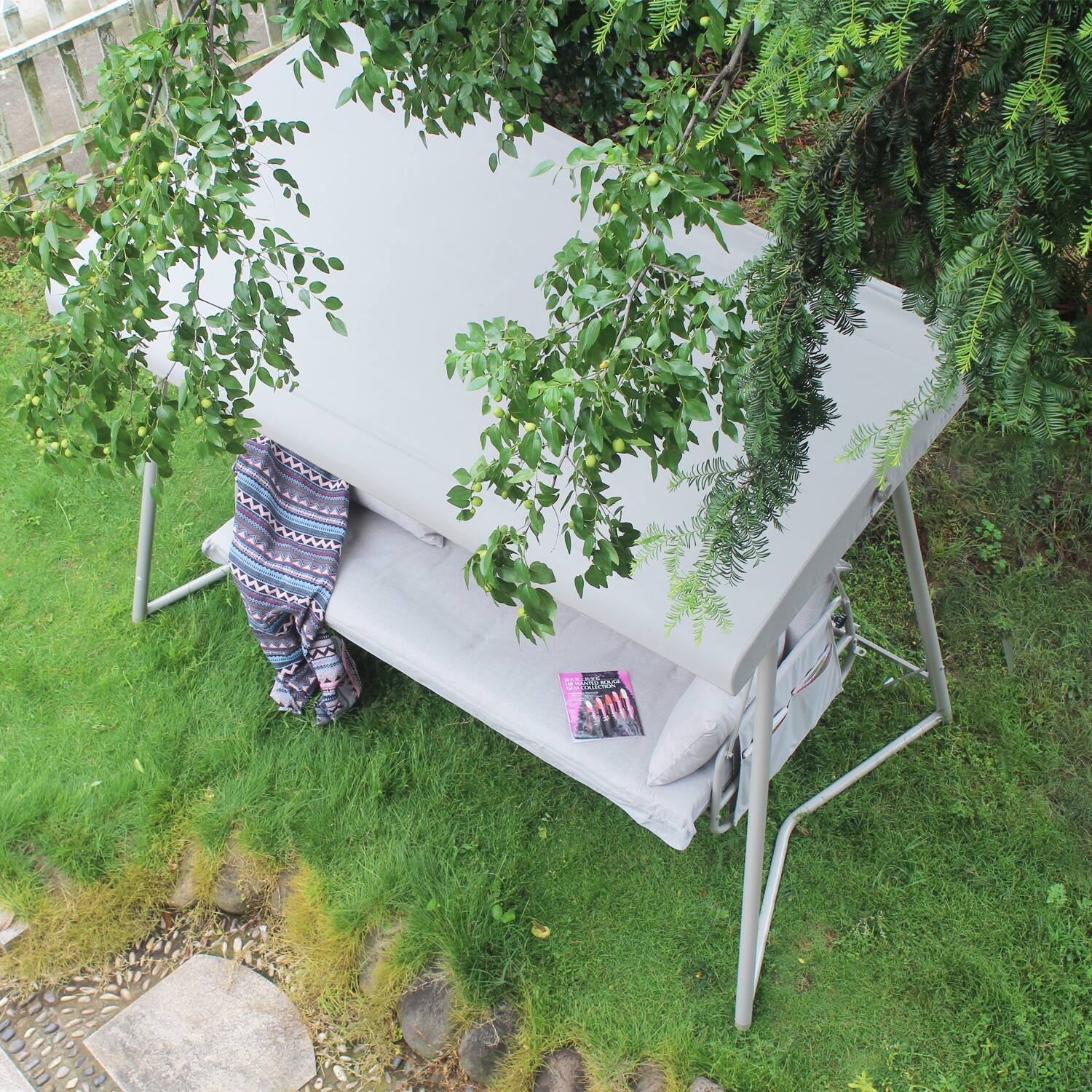 Left. Tiramisubest - Outdoor Patio 3 seaters Metal Swing Chair Swing bed with Cushion and Adjustable Canopy - Champagne.