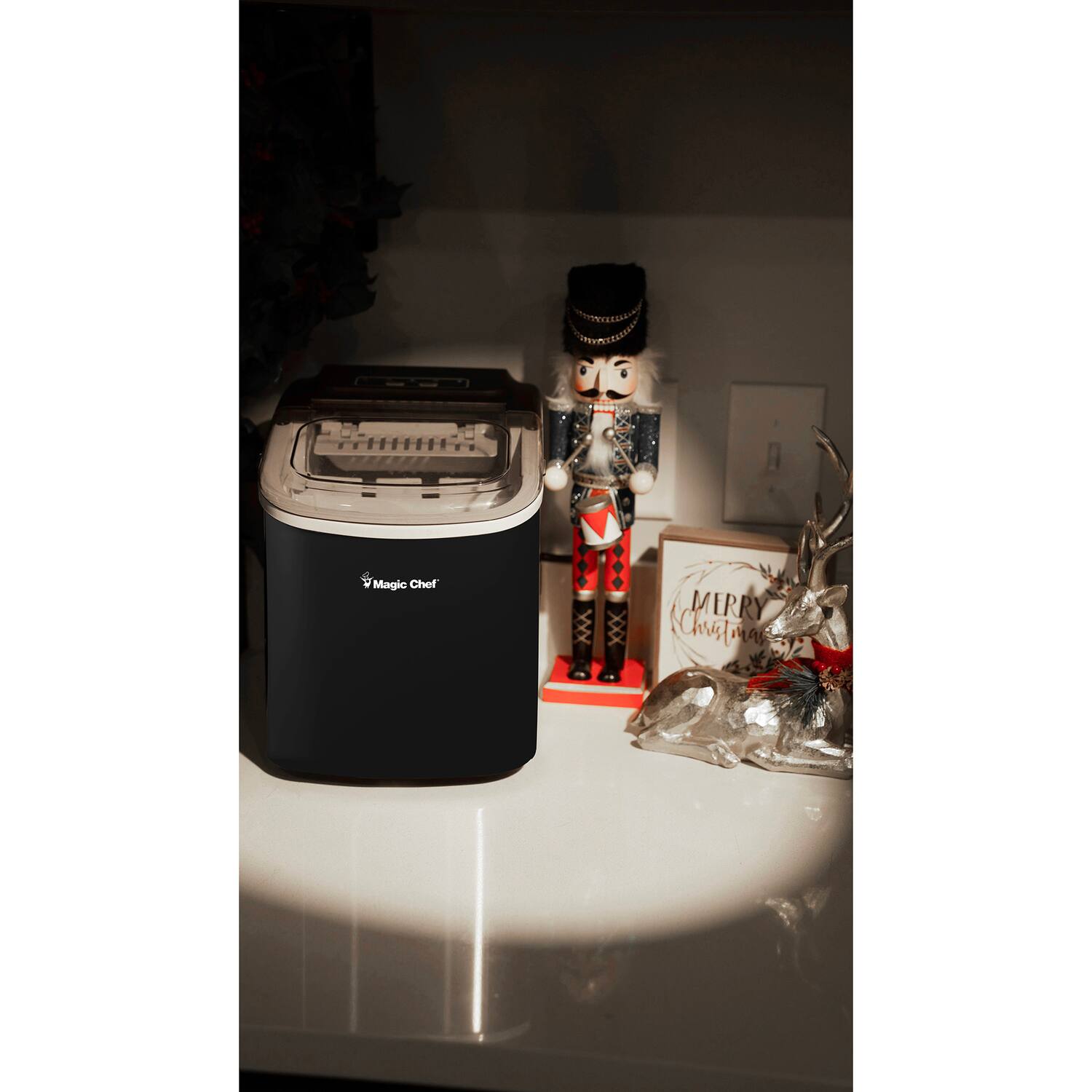 Magic Chef Merry Christmas