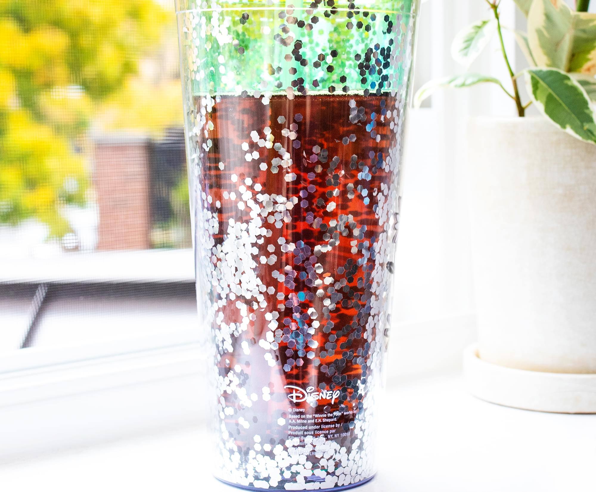 Disney  
Disney the Po worte Raned - the "Mlanie A.A. Mie and E.M. Shepart leense by  
Produit sous licence per  
NT NT 100g 10 SO &