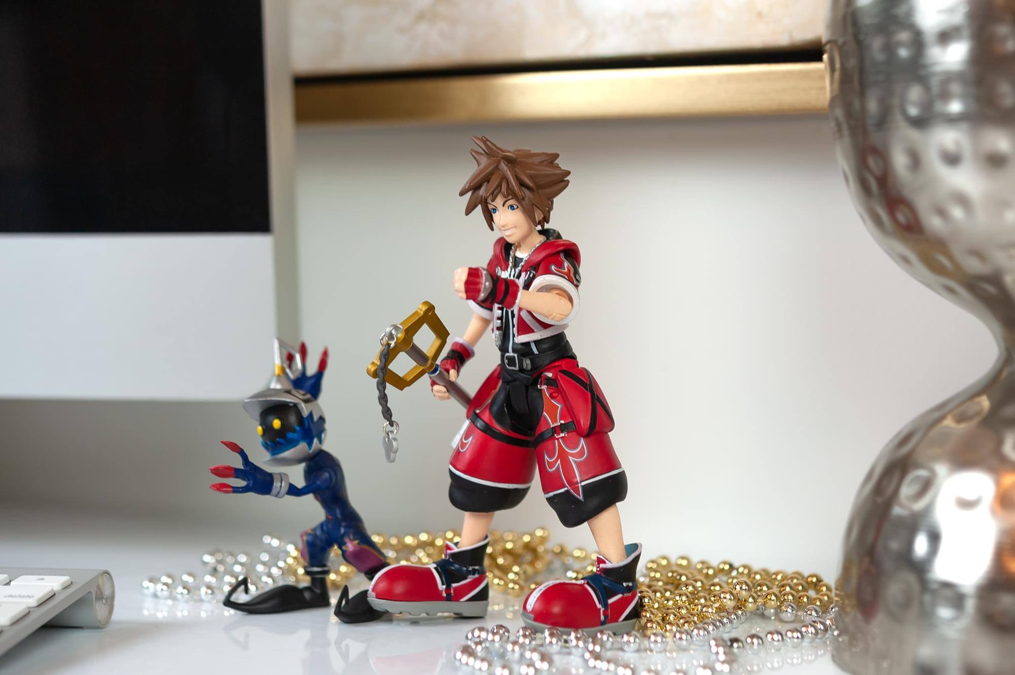 Alt View 4. Diamond Comic - Kingdom Hearts Valor Form Sora & Soldier Exclusive Action Figure - 2-Pack - Red.