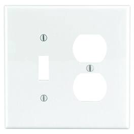 Leviton - 2 gang Thermoplastic Nylon Duplex/Toggle Wall Plate 1 pk - White