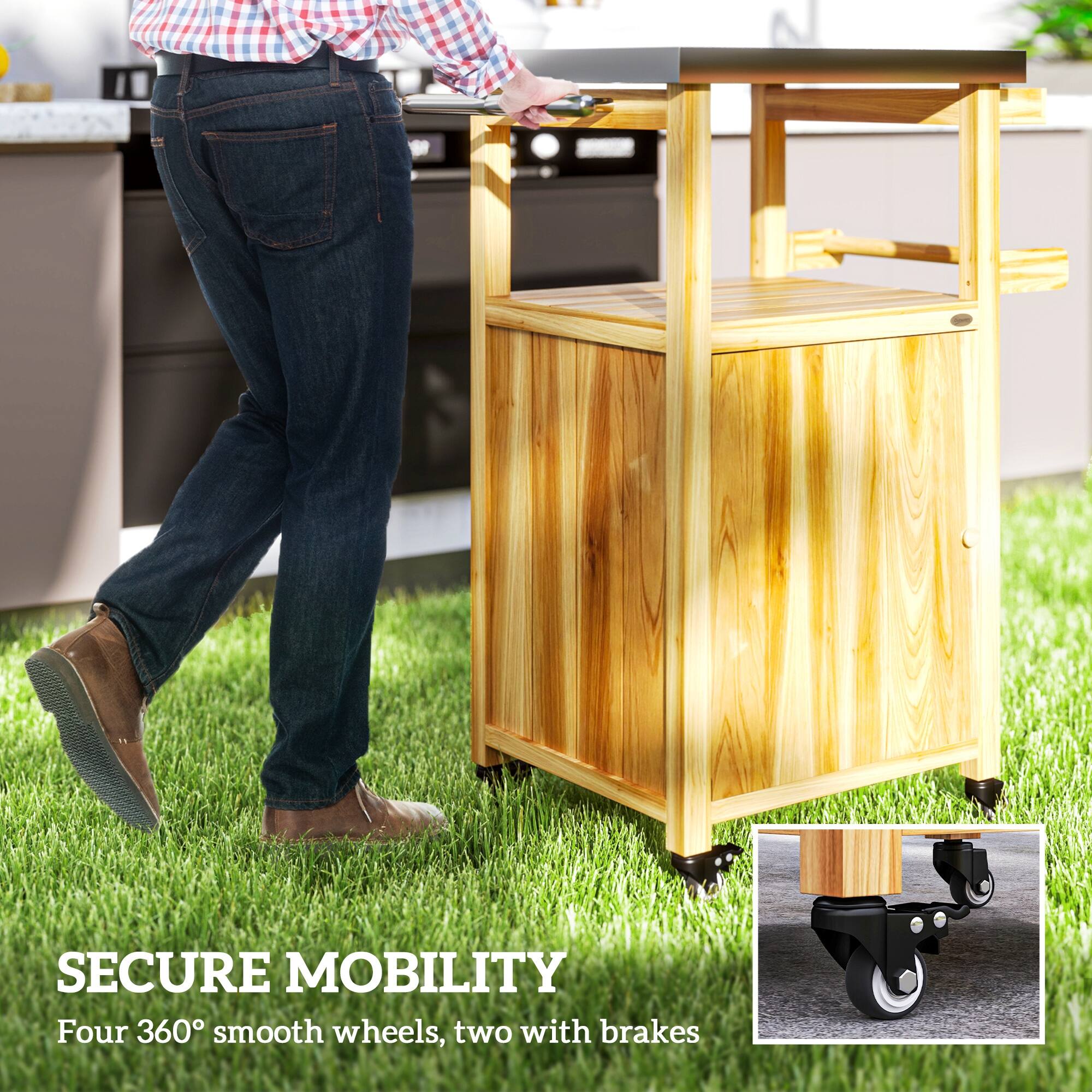 SECURE MOBILITY  
Four 360° smooth wheels, two with brakes
