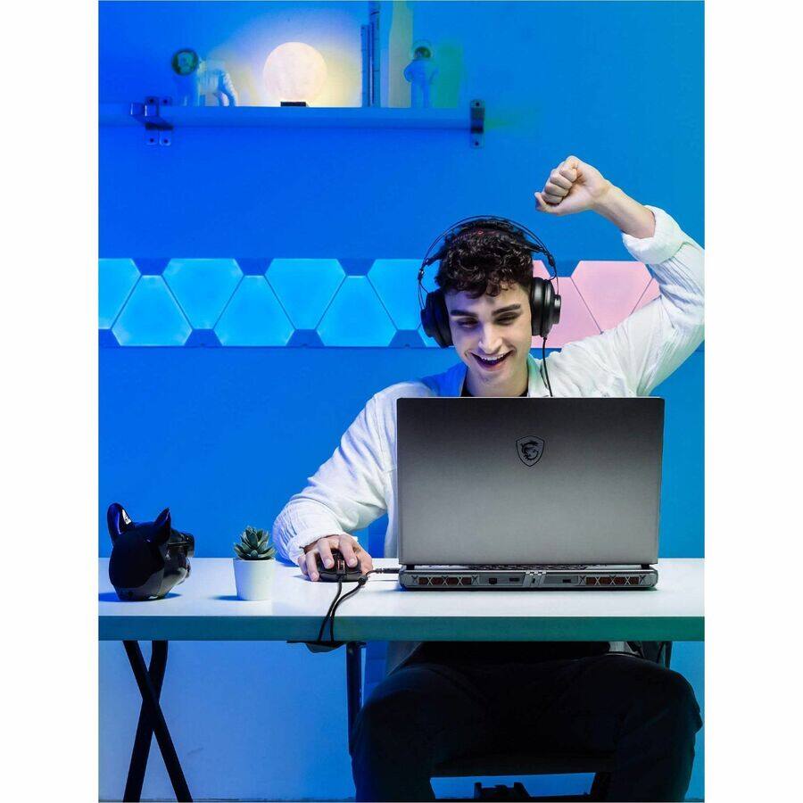 Alt View 3. MSI - MSI Vector 16 HX AI A2XW Vector 16 HX AI A2XWHG-285US 16" Gaming Notebook - QHD+ - 240 Hz - Intel Core Ultra 7 255HX - Gray.