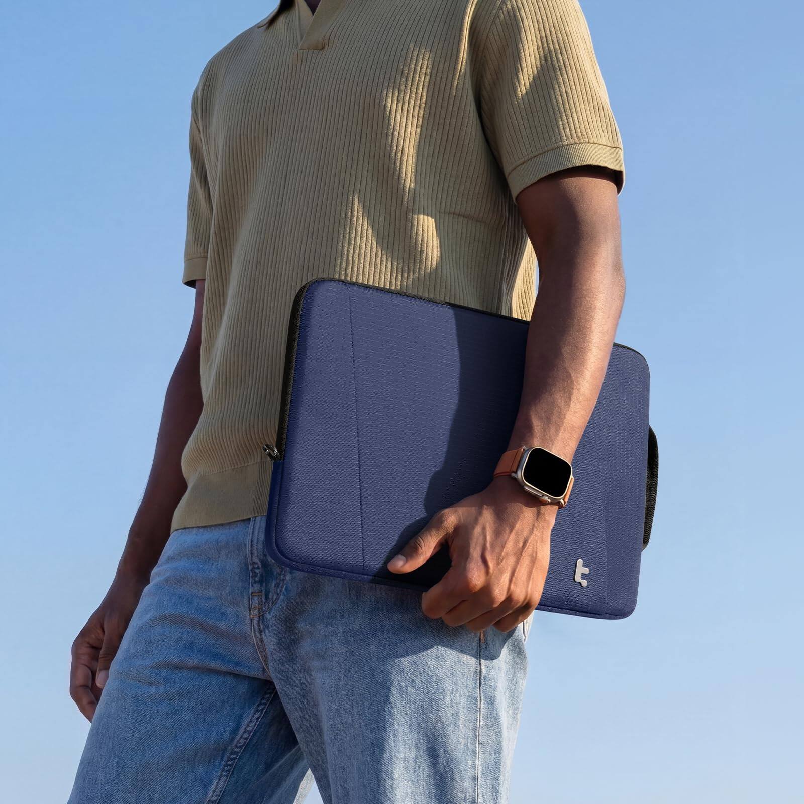 Alt View 6. tomtoc - Essence-A35 360° Protective Laptop Sleeve Case for 13-inch MacBook Air (A3449)/Pro/Neo(A18) M5/M4/M3/M2/M1 2026-2018 - Navy Blue.