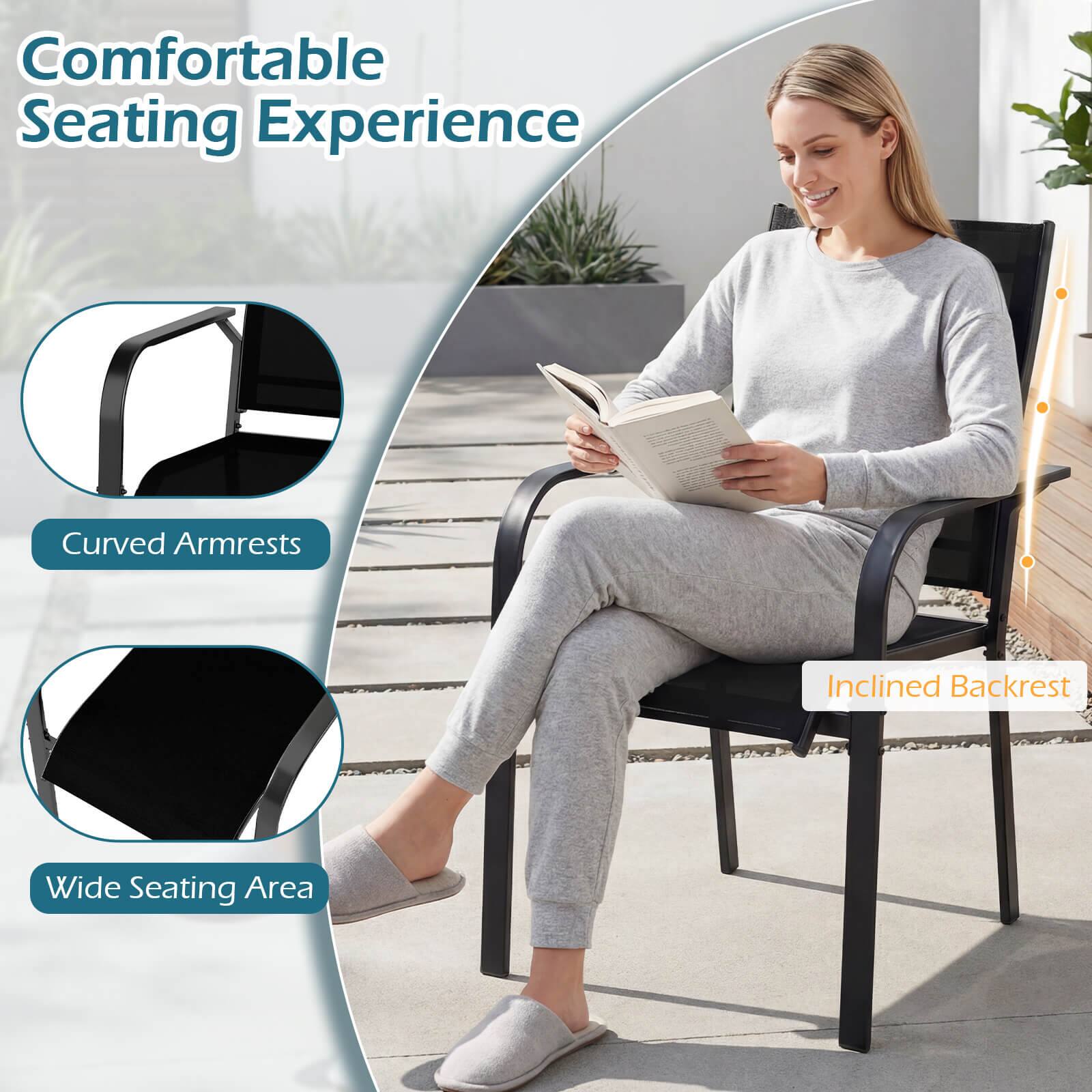 Comfortable Seating Experience  
Curved Armrests  
Inclined Backrest  
Wide Seating Area