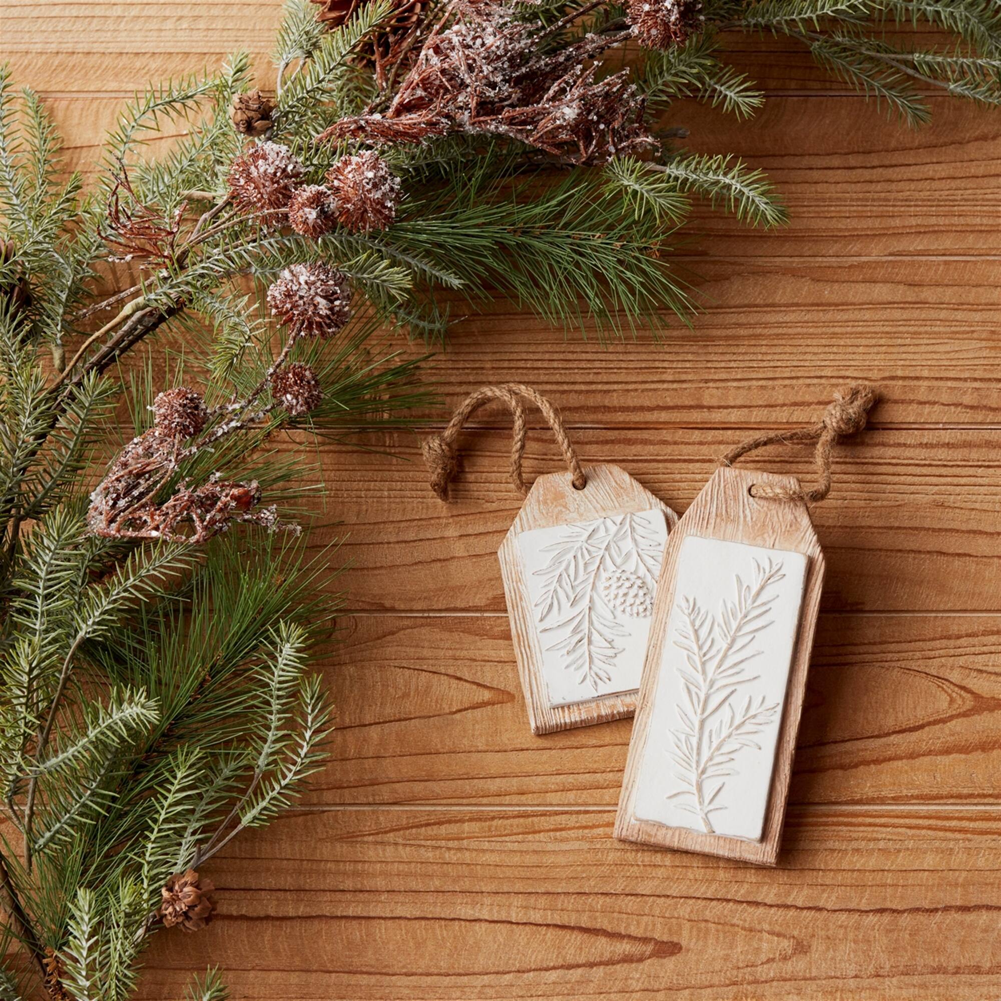 Angle. BreeBe - Wood Design Pine Branch (Set of 6) - Brown, White.