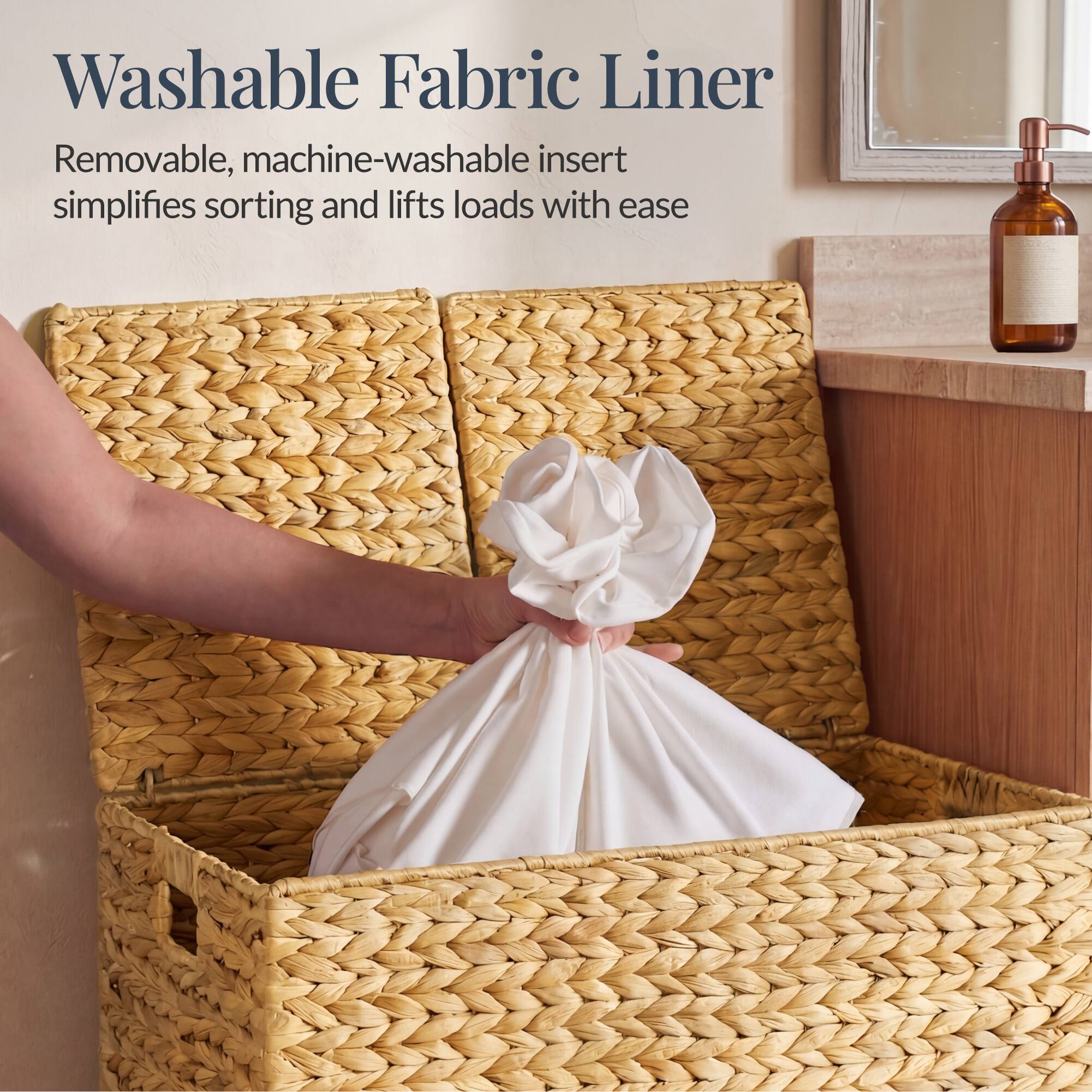 Washable Fabric Liner  
Removable, machine-washable insert simplifies sorting and lifts loads with ease